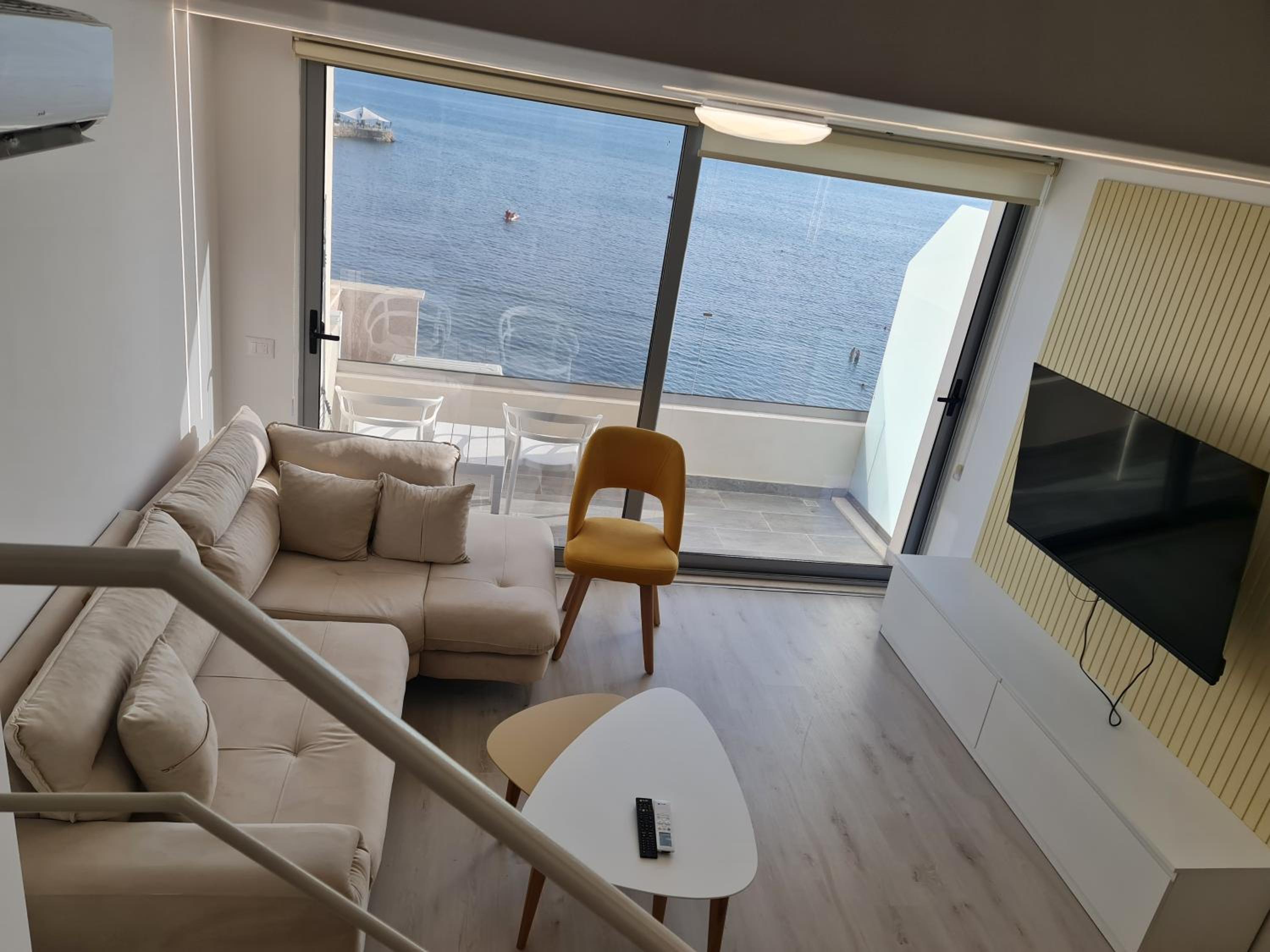 Sea view luxury duplex