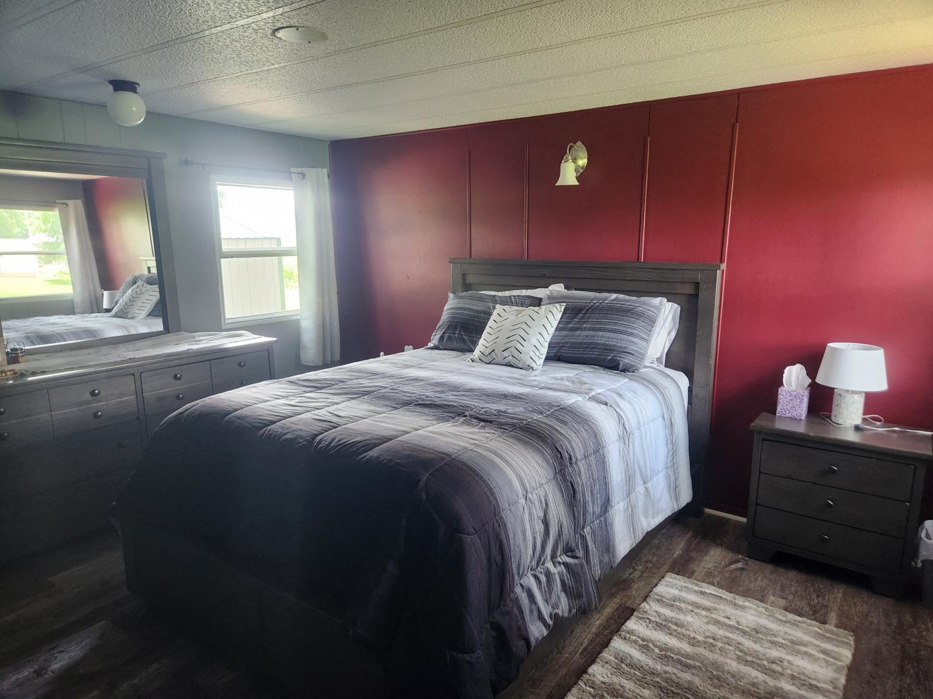 Quiet Cozy Cottonwood Cottage in Scotia view 3