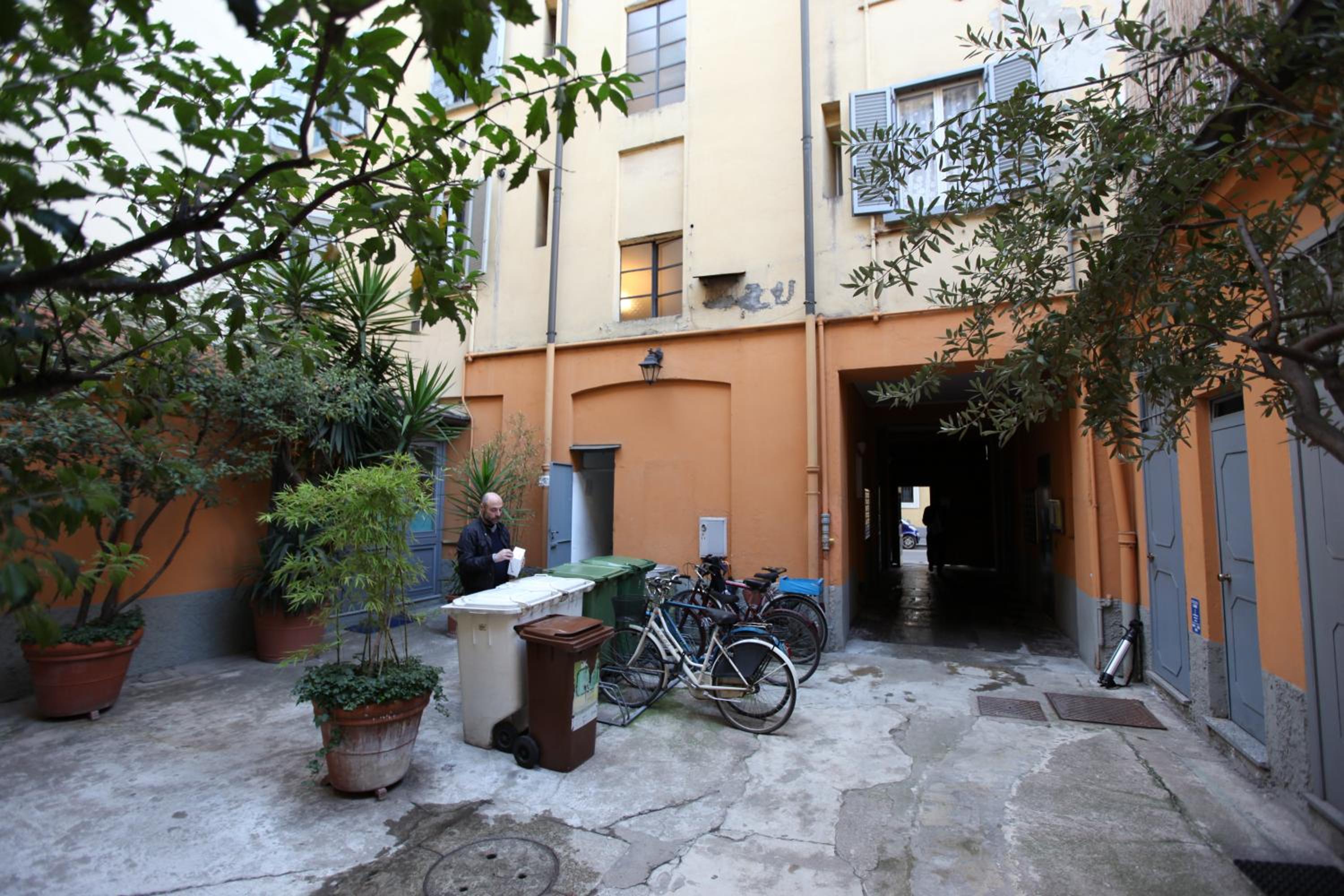 Just Urban Stays - Stylish 1BR in City Center - Balcony and Metro M2 M4