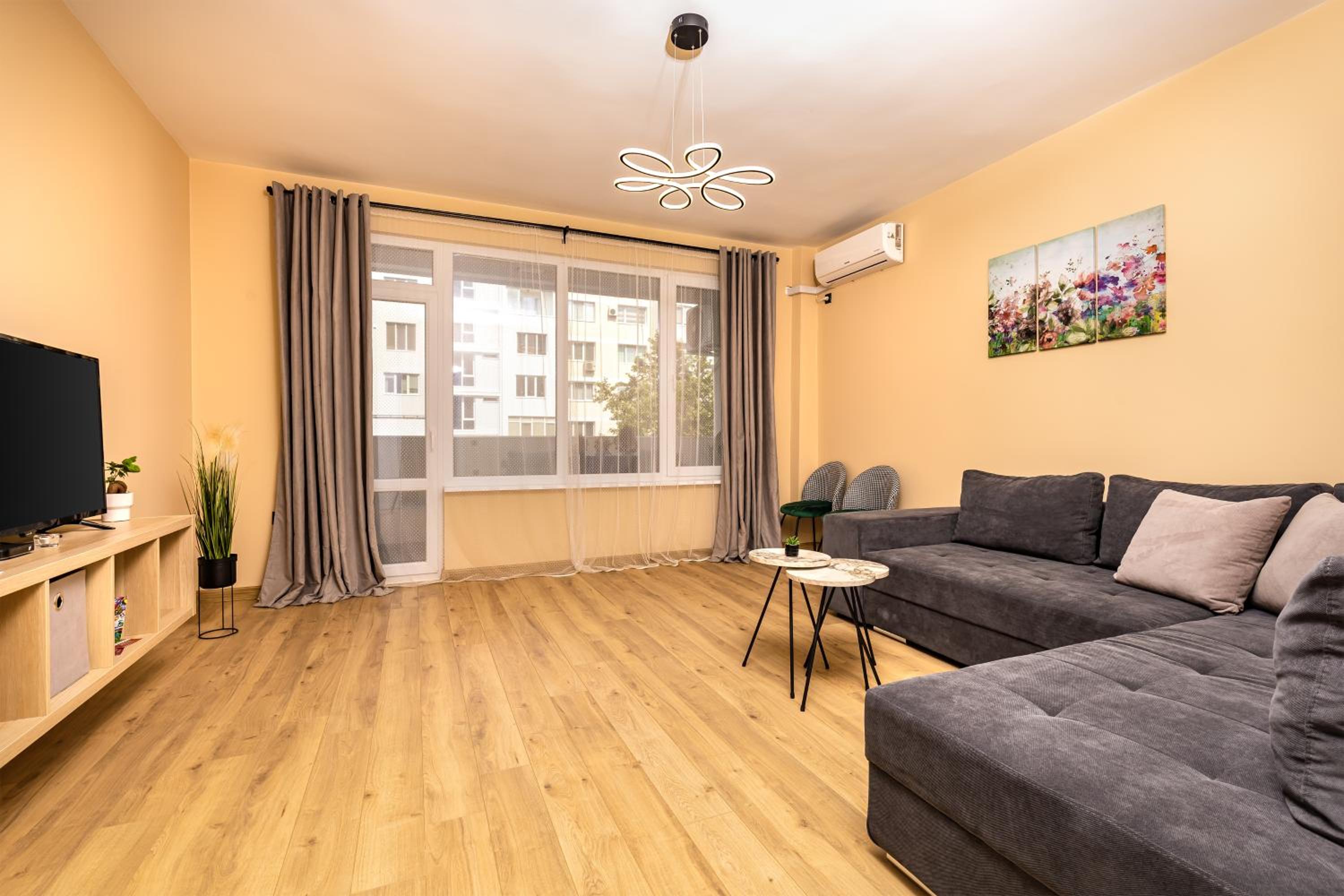-City Haven Retreat- Elegant 2BD on Bulgaria Blv