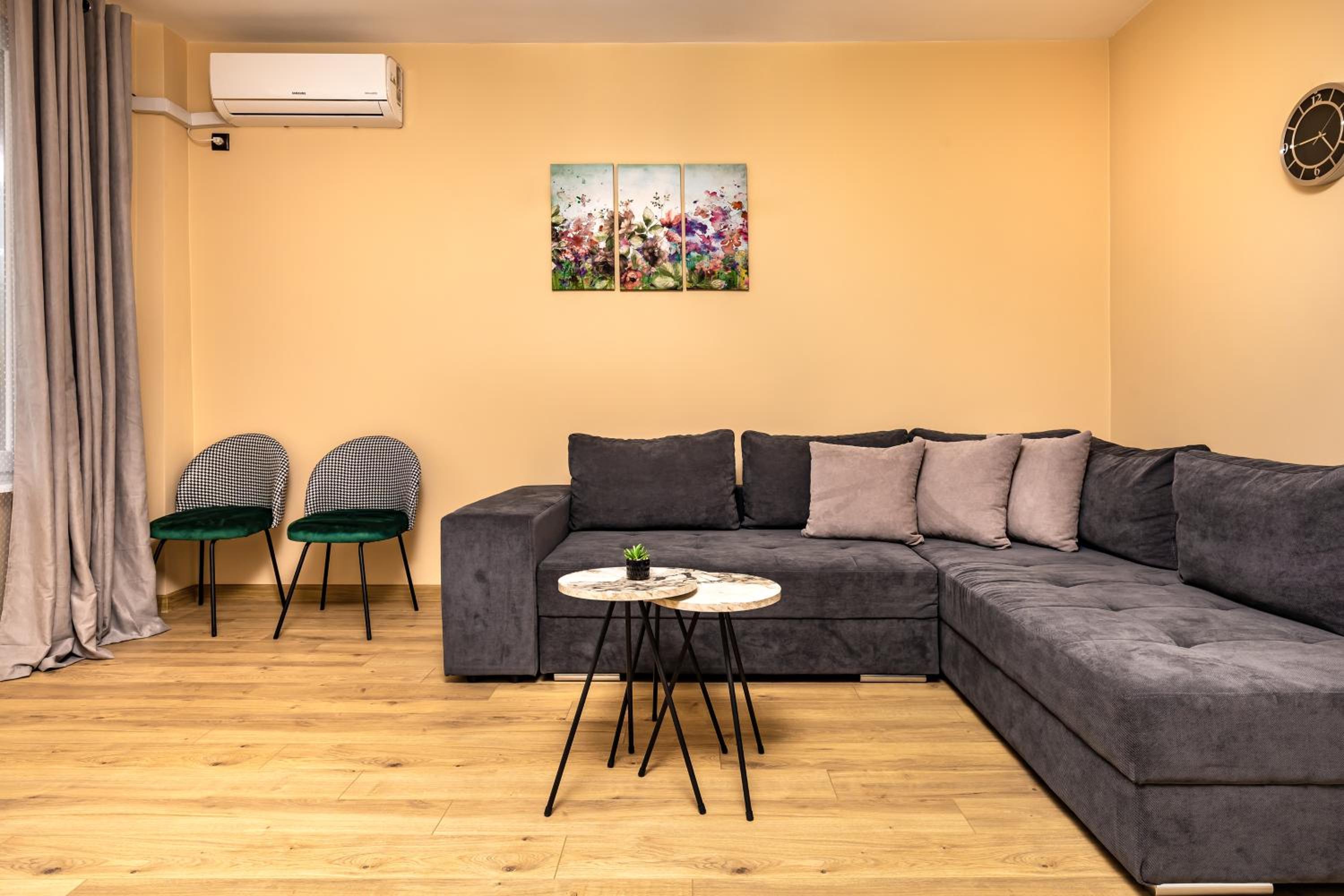 -City Haven Retreat- Elegant 2BD on Bulgaria Blv