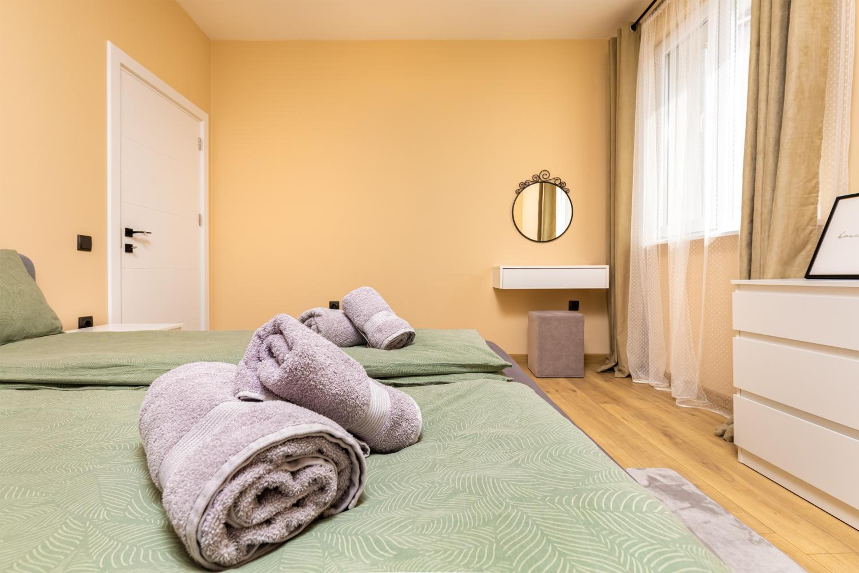 -City Haven Retreat- Elegant 2BD on Bulgaria Blv