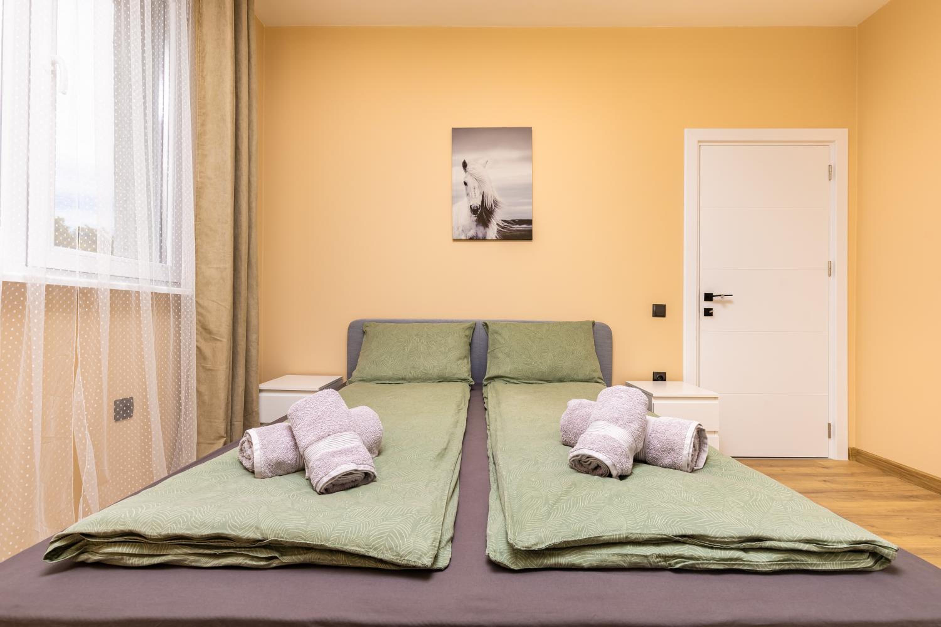 -City Haven Retreat- Elegant 2BD on Bulgaria Blv