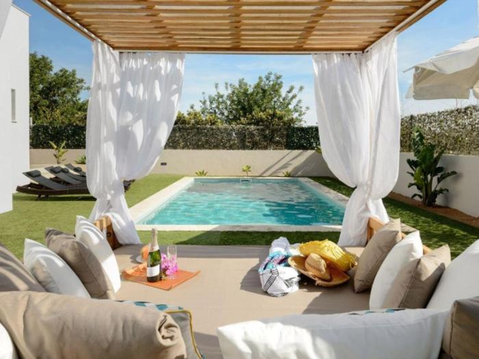 Moderna casa con piscina privada