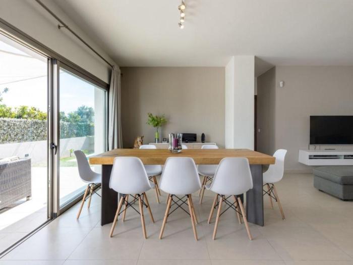 Moderna casa con piscina privada