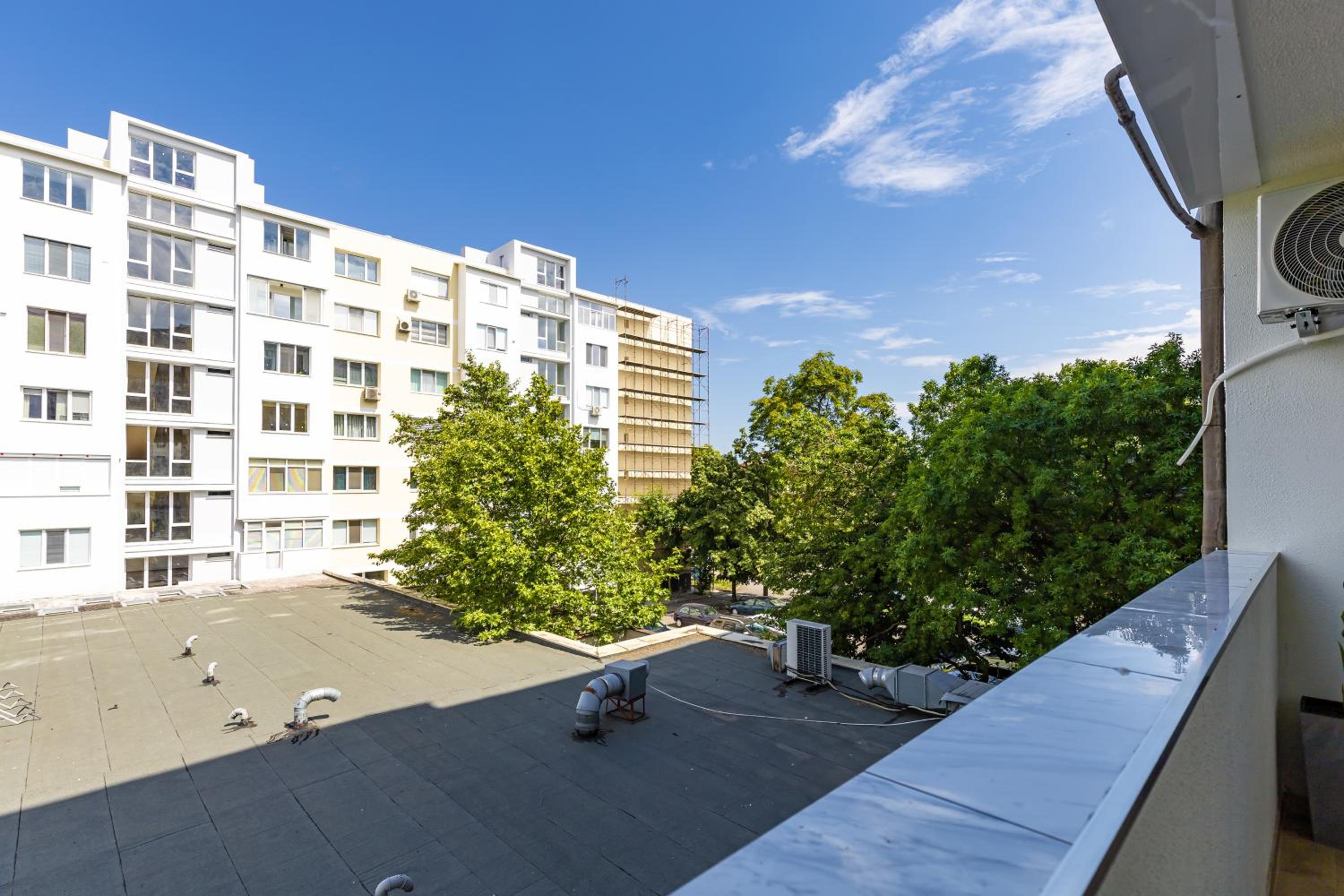 -City Haven Retreat- Elegant 2BD on Bulgaria Blv