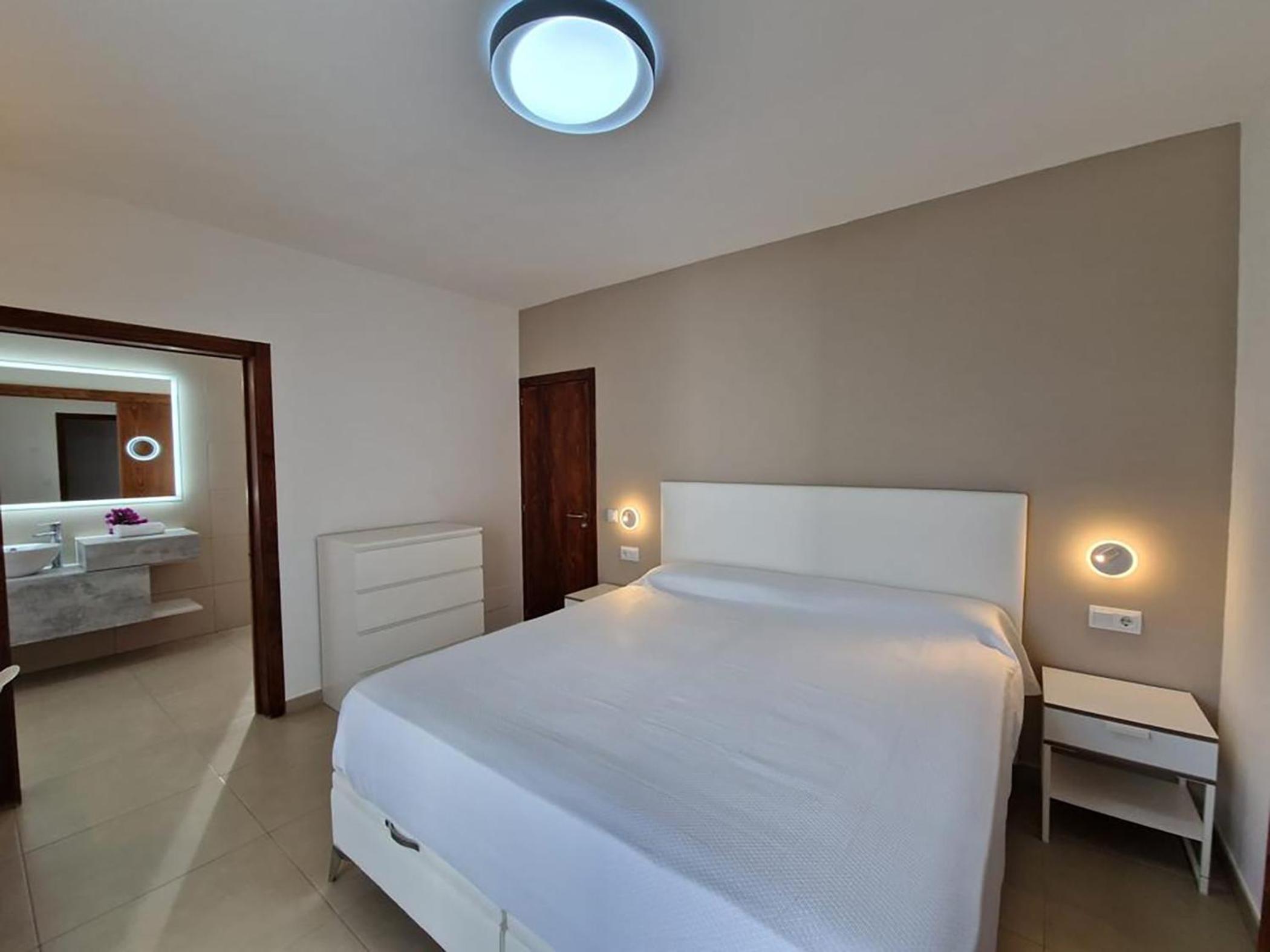 Moderna casa con piscina privada