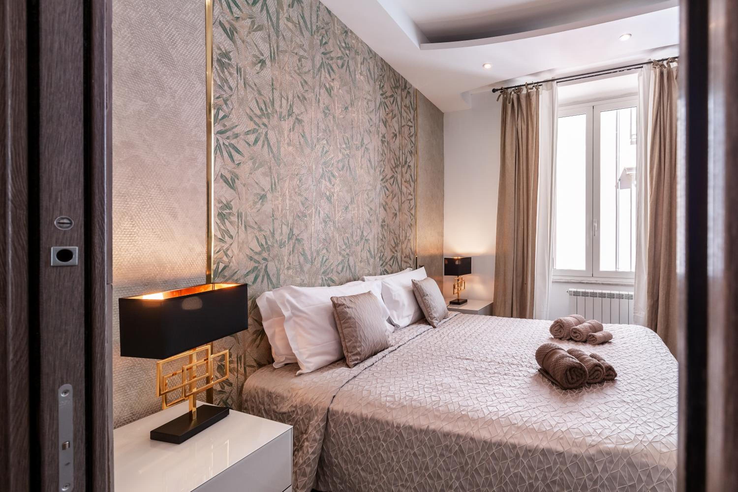 Daphne Suites