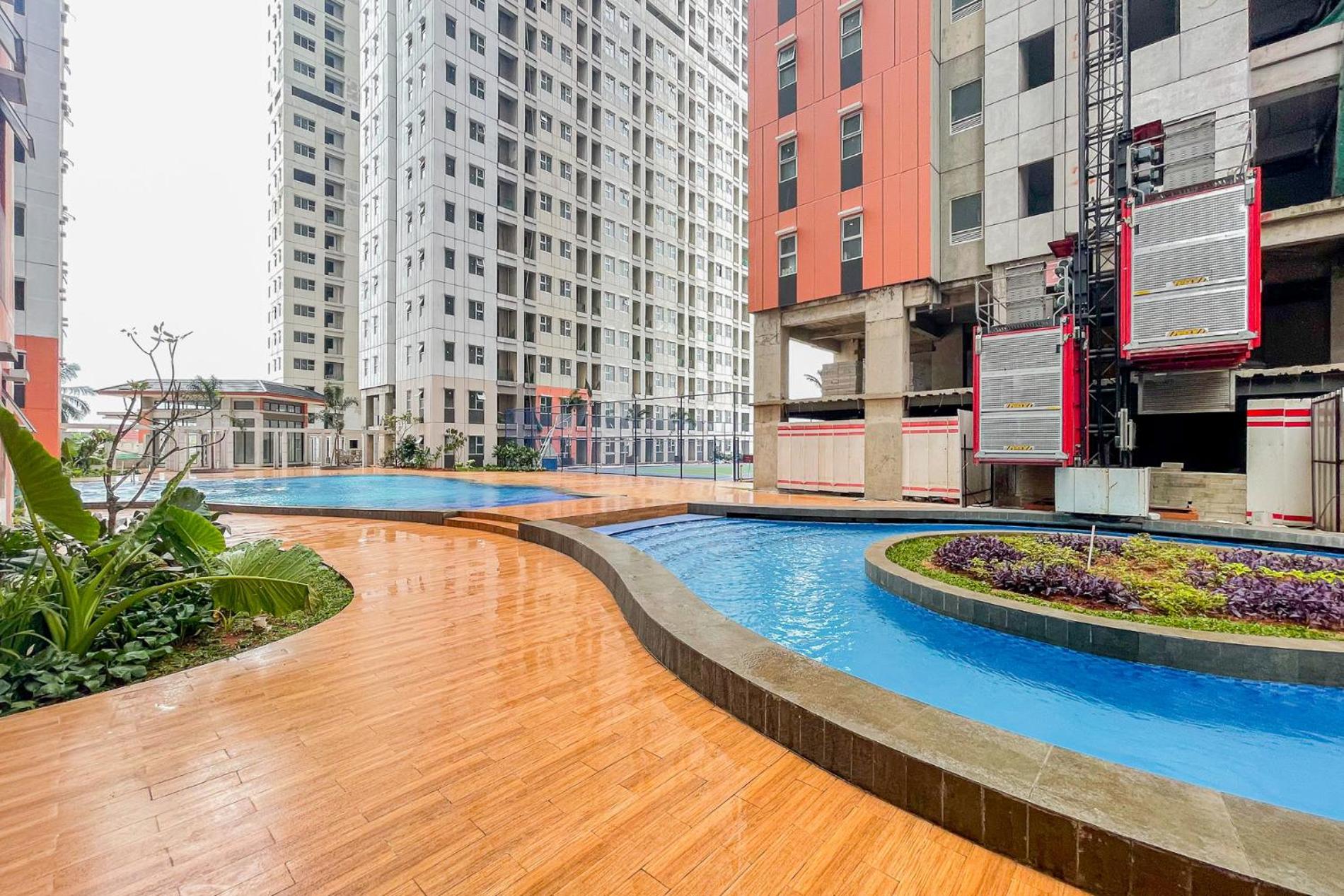 RedLiving Apartemen Transpark Juanda - Premium Property view 3