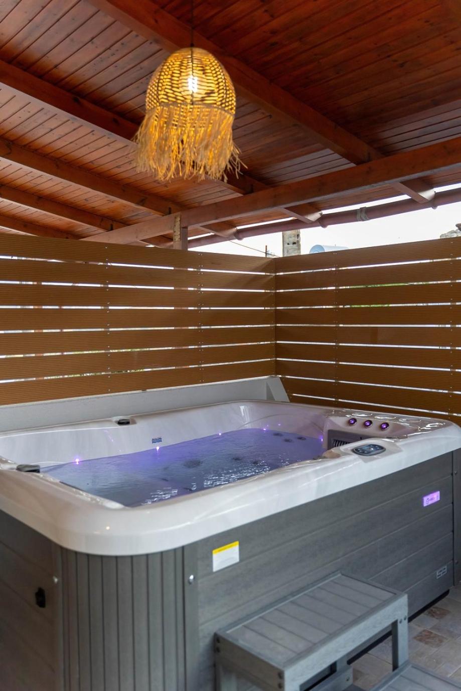Villa Venetia with Jacuzzi