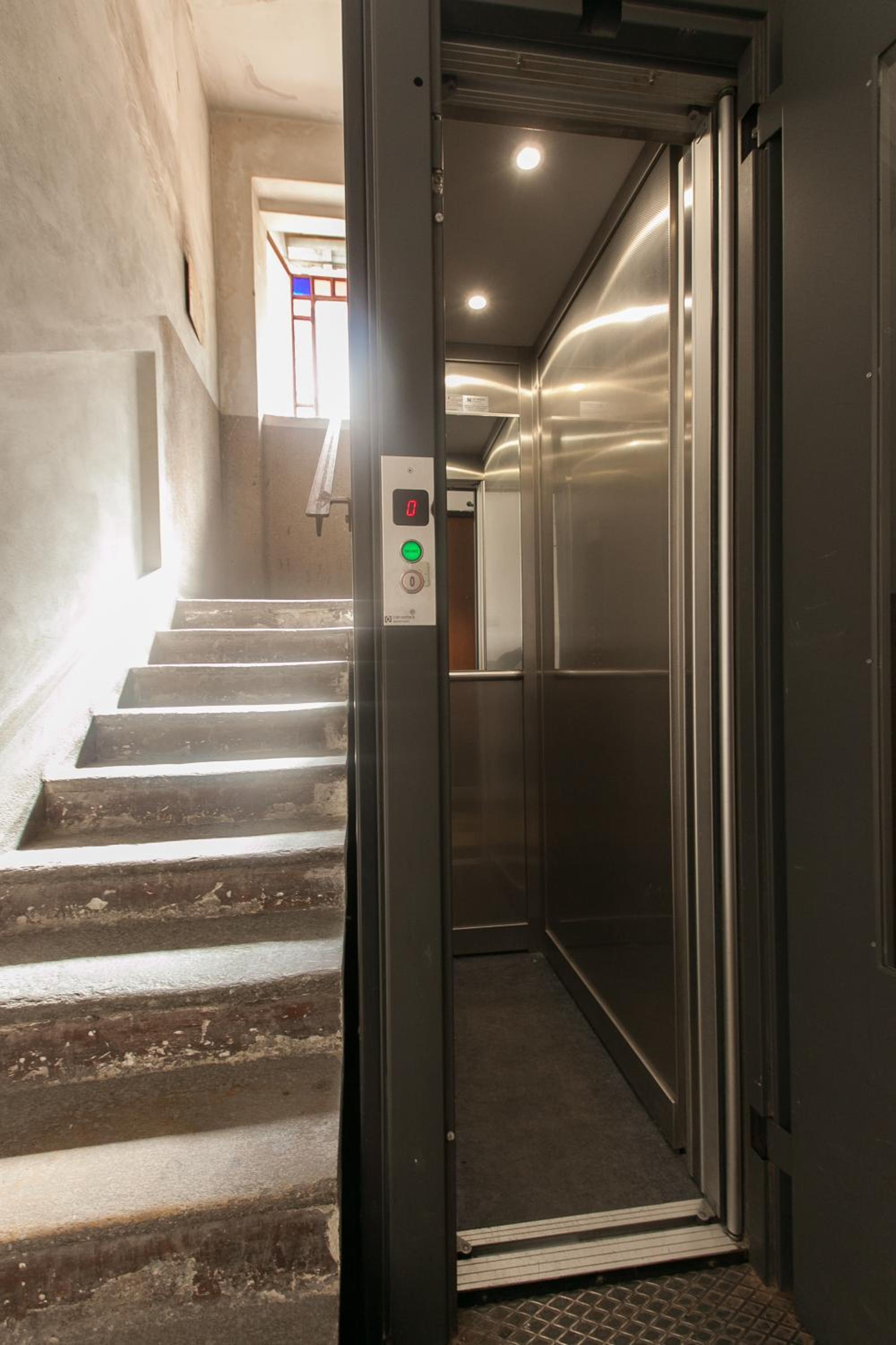 Just Urban Stays - Impressive 1BR Penthouse in City Center - Metro M2 M4