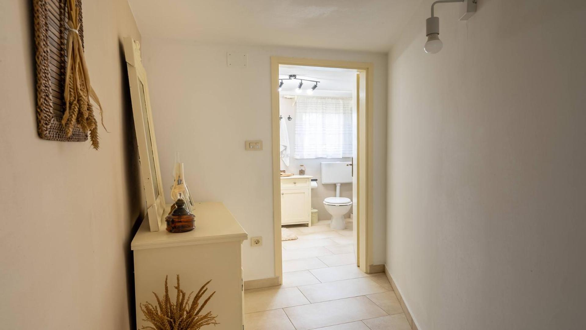 Cozy and charming villa in Tinjan view 5