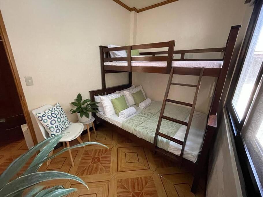 Australasia Holiday Home-Charming 4BR Baguio House just 8 mins to Burnham Park view 2