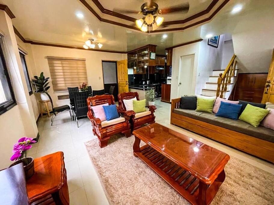 Australasia Holiday Home-Charming 4BR Baguio House just 8 mins to Burnham Park view 3