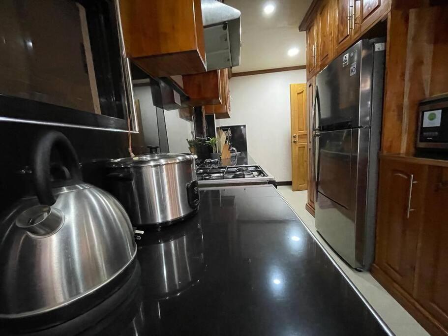 Australasia Holiday Home-Charming 4BR Baguio House just 8 mins to Burnham Park view 4