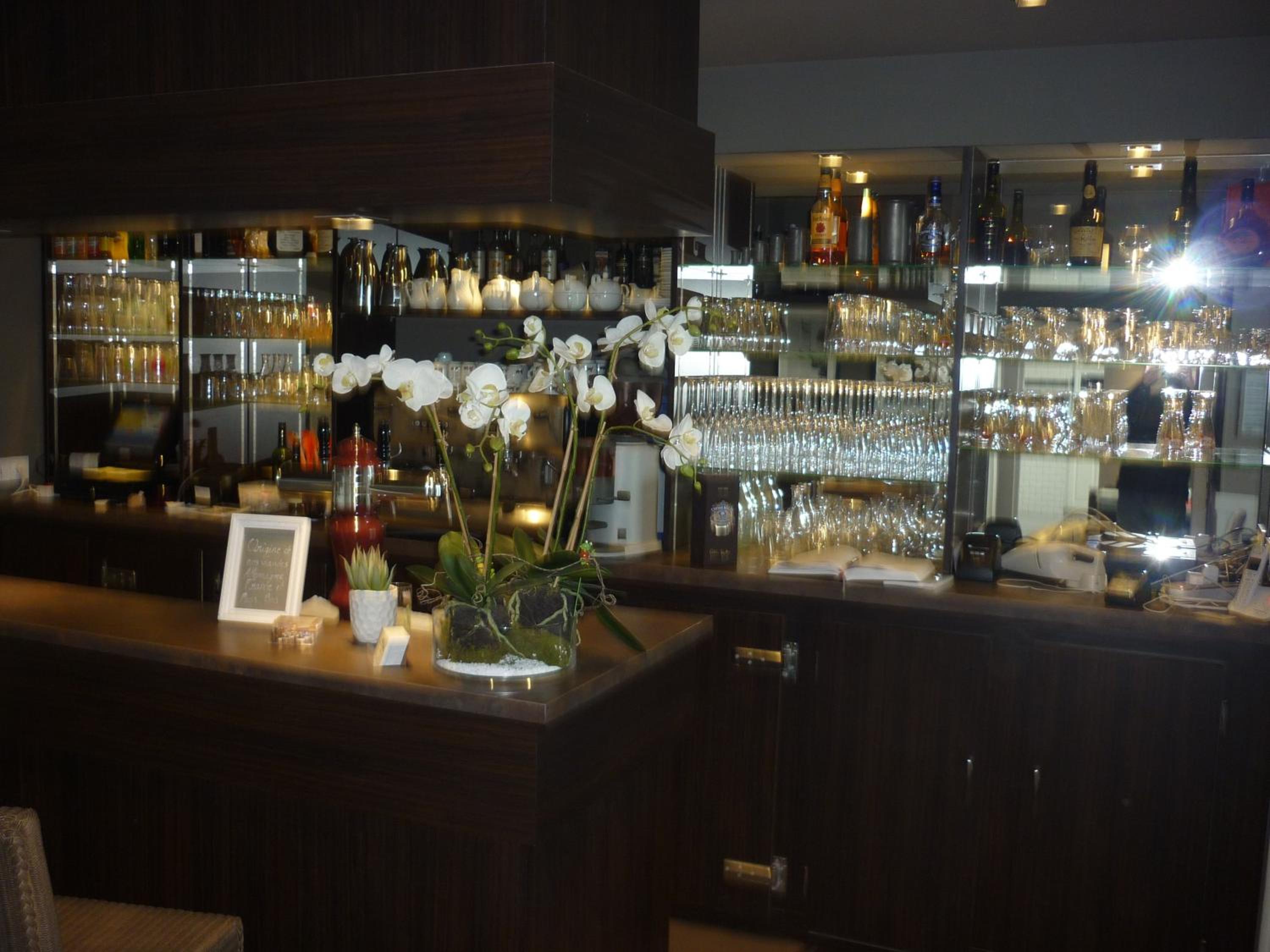 bar