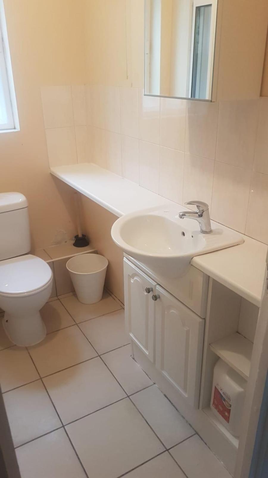 Secure 2 bedroom apartment, very close to Canary Wharf, in a gated development