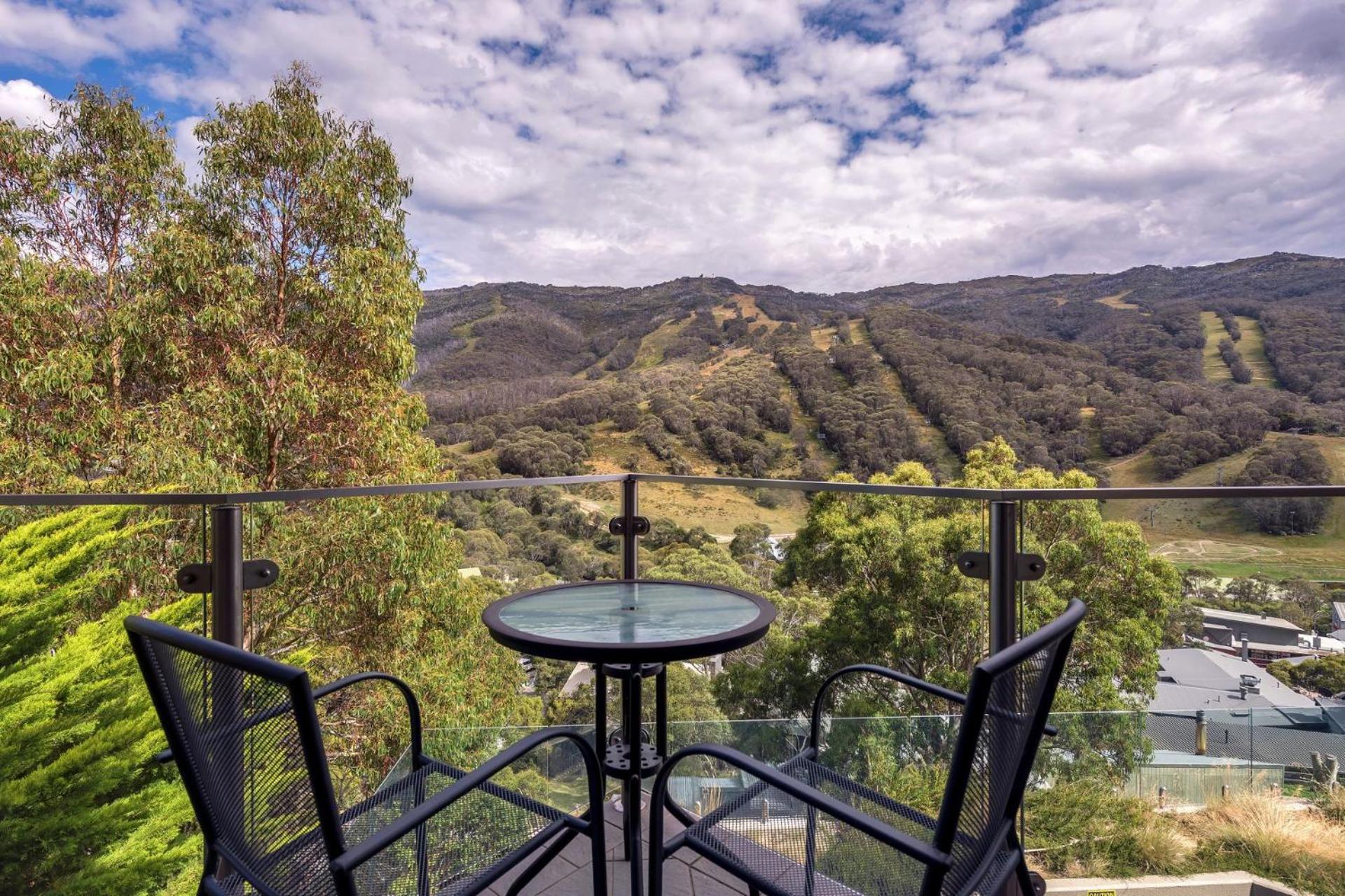 Hotel Lantern 1 Bedroom Balcony with amazing view - Image 1