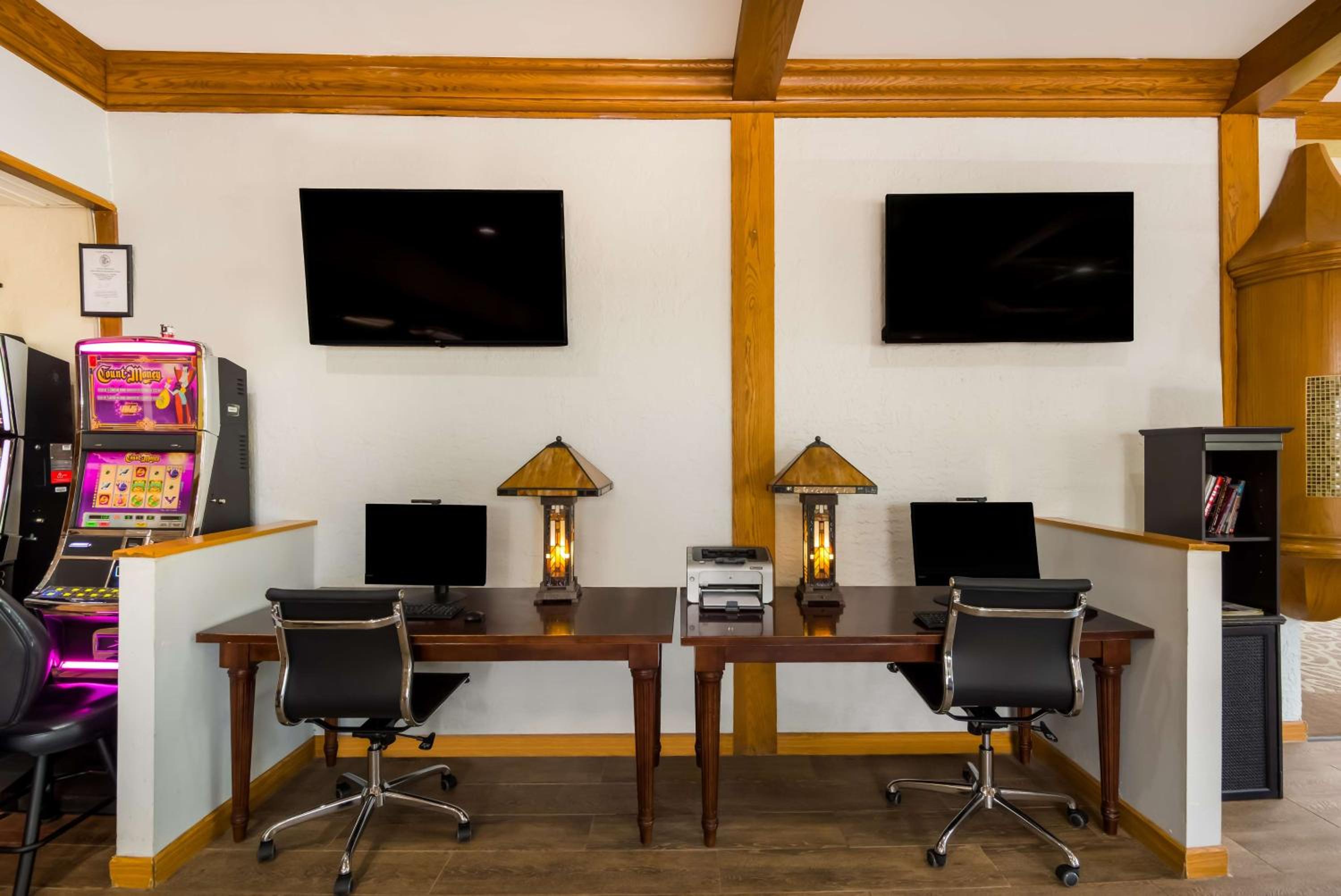 Galesburg Vacations - Best Western Prairie Inn  Conference Center - Property Image 5