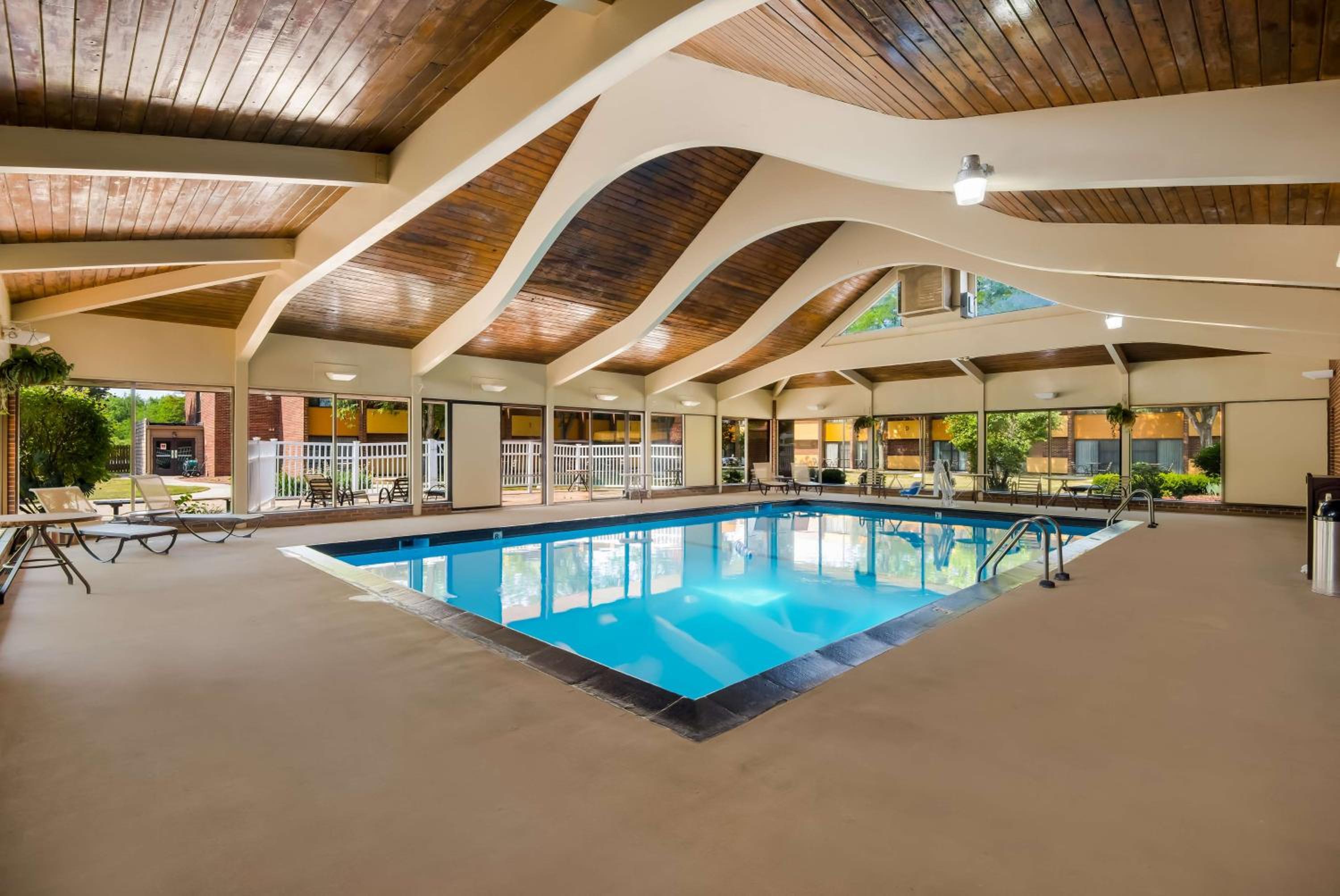 Galesburg Vacations - Best Western Prairie Inn  Conference Center - Property Image 1
