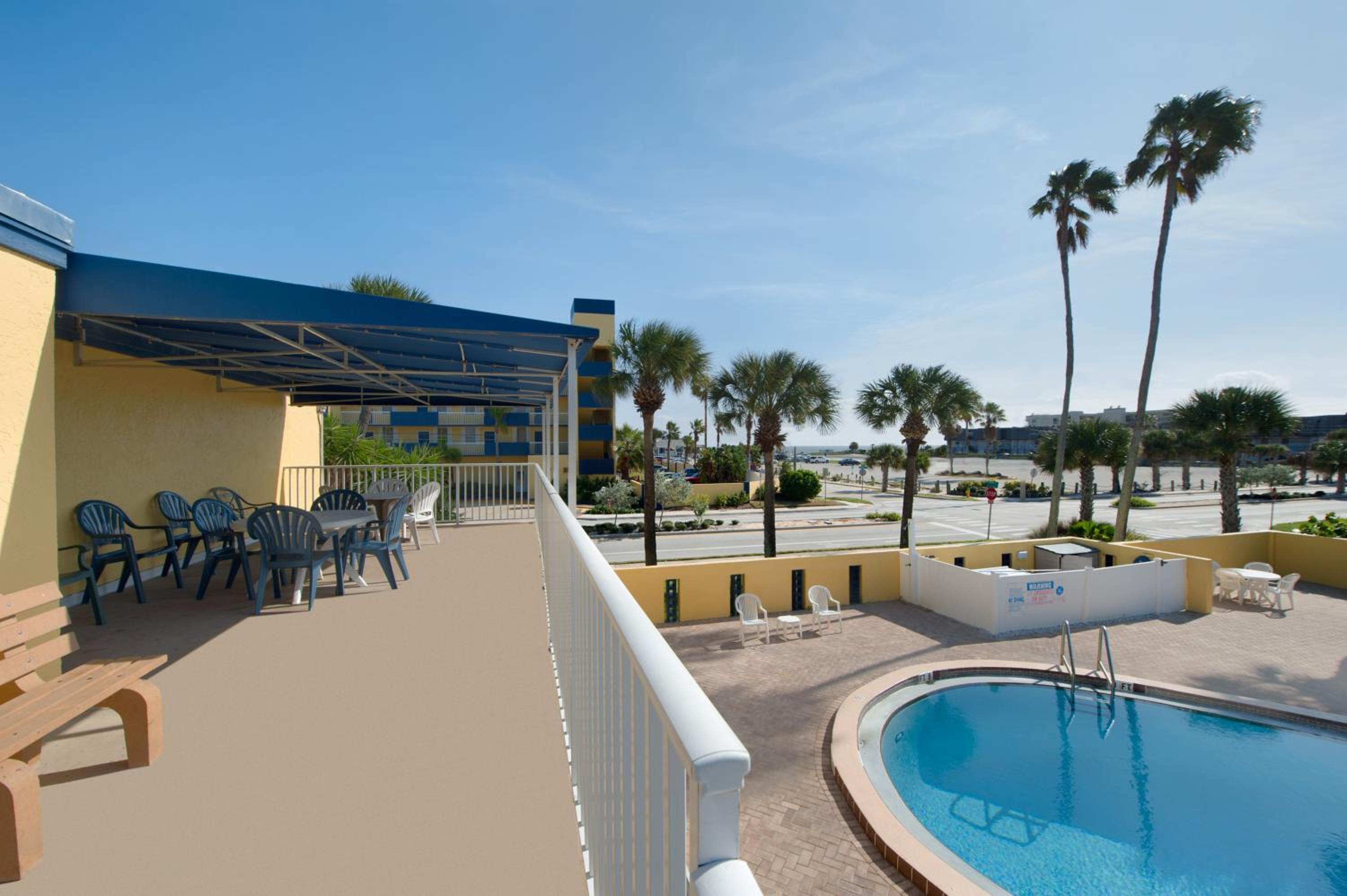 Days Inn by Wyndham Cocoa Beach Port Canaveral