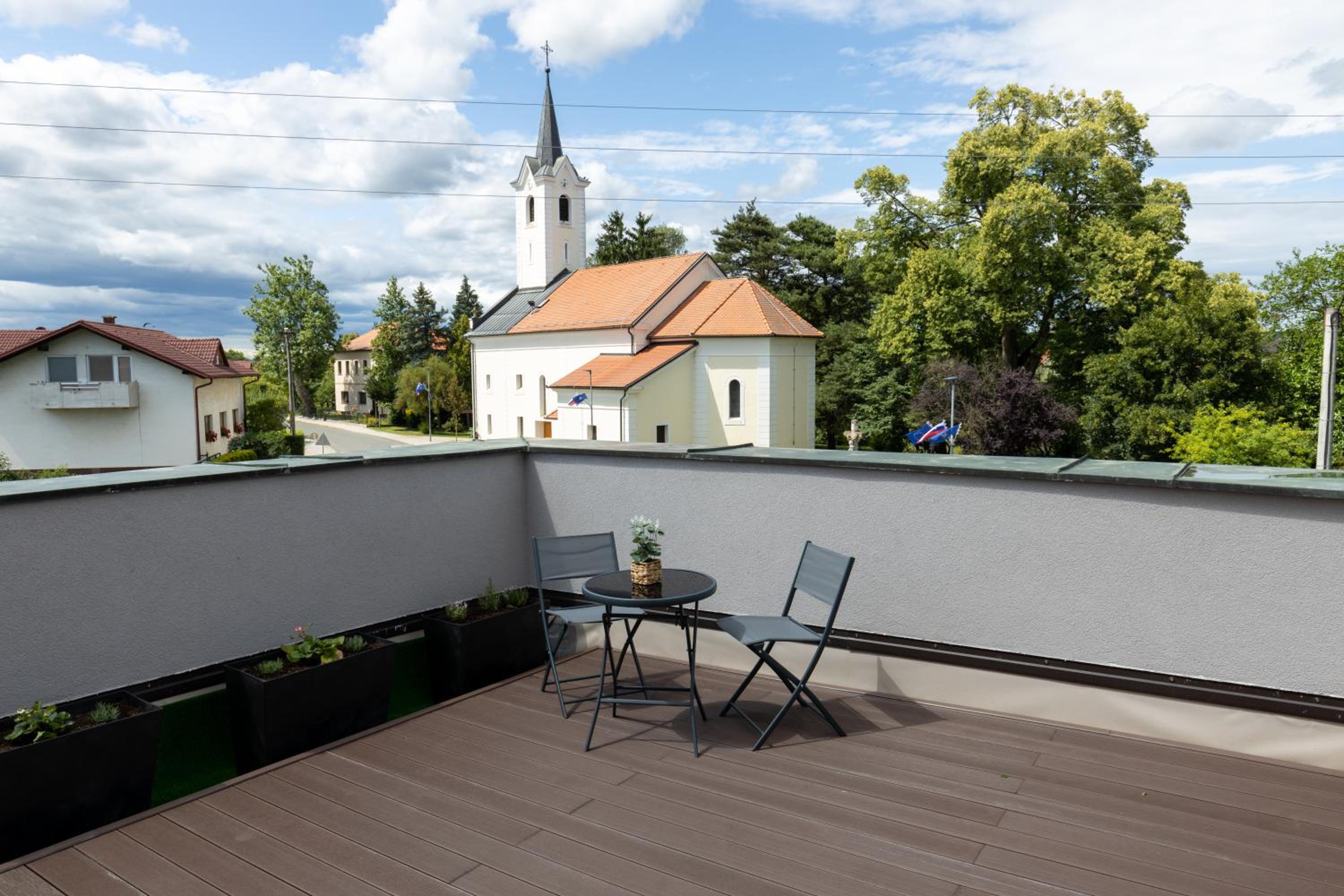 Apartma PUHAN view 2