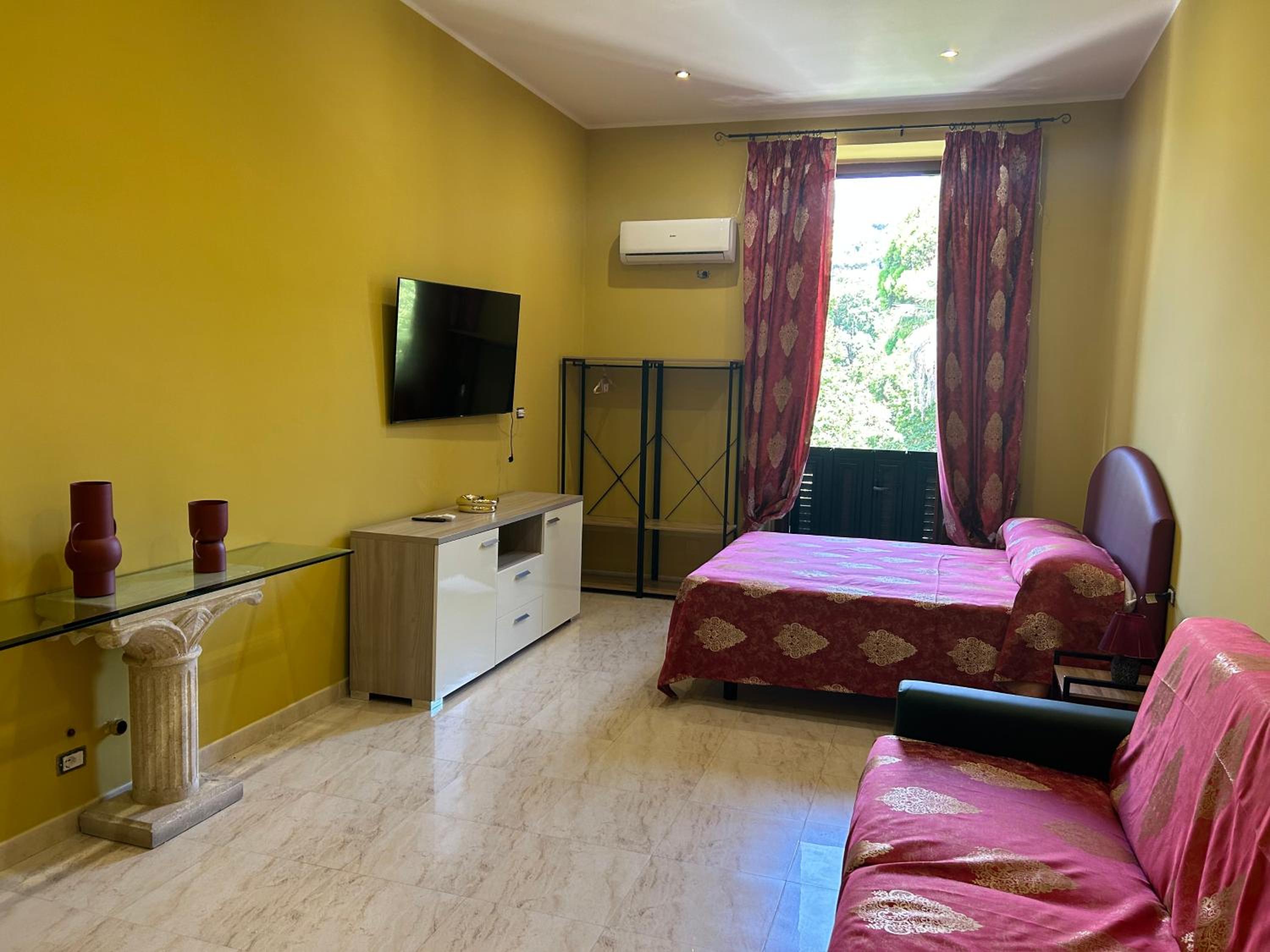 Foria 242 Rooms