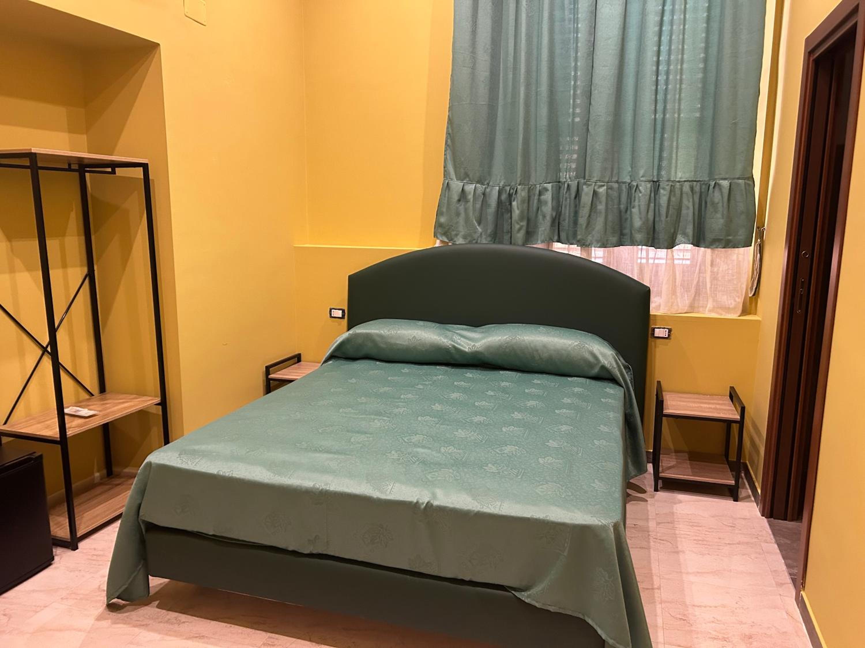 Foria 242 Rooms