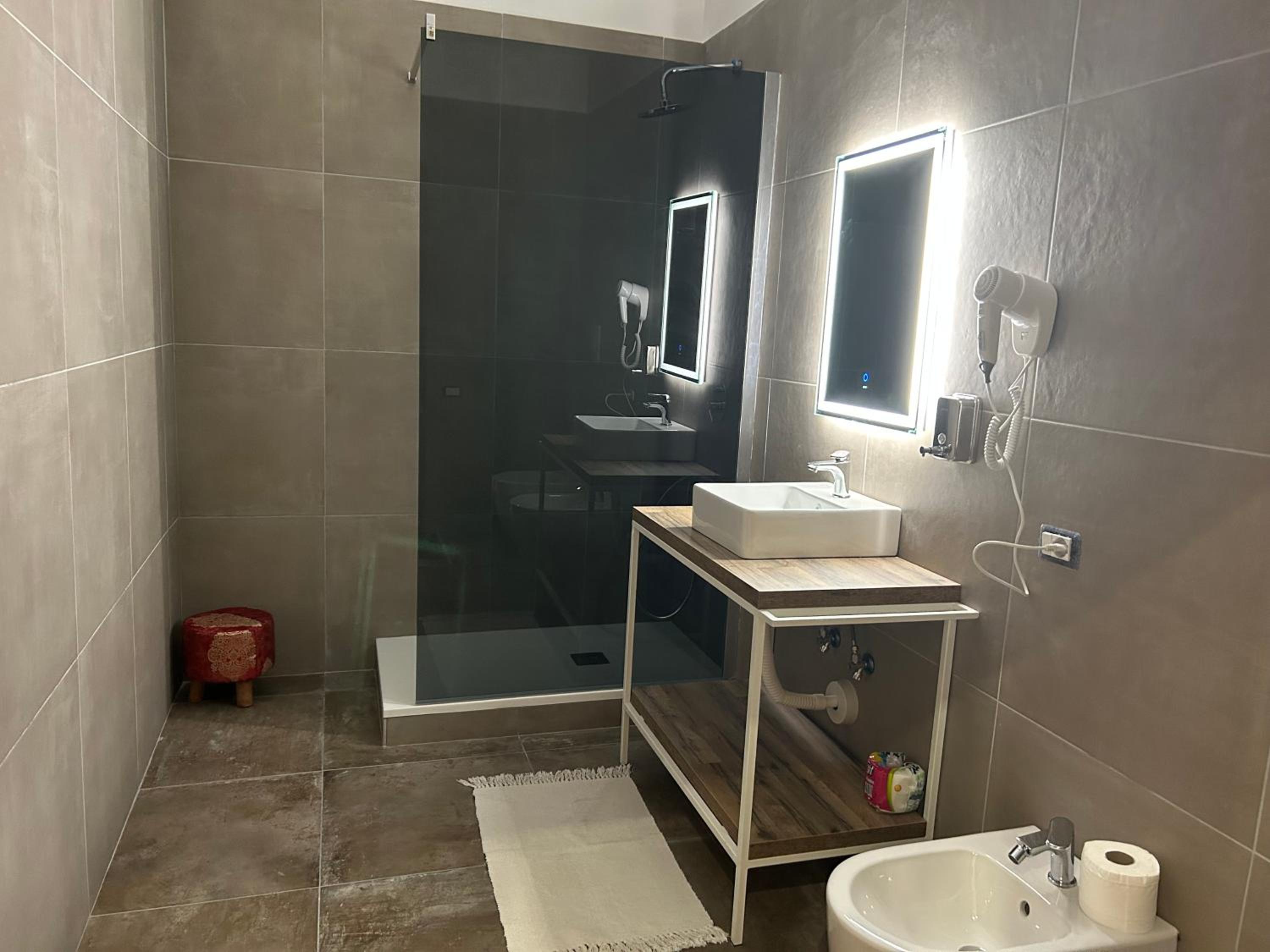 Foria 242 Rooms