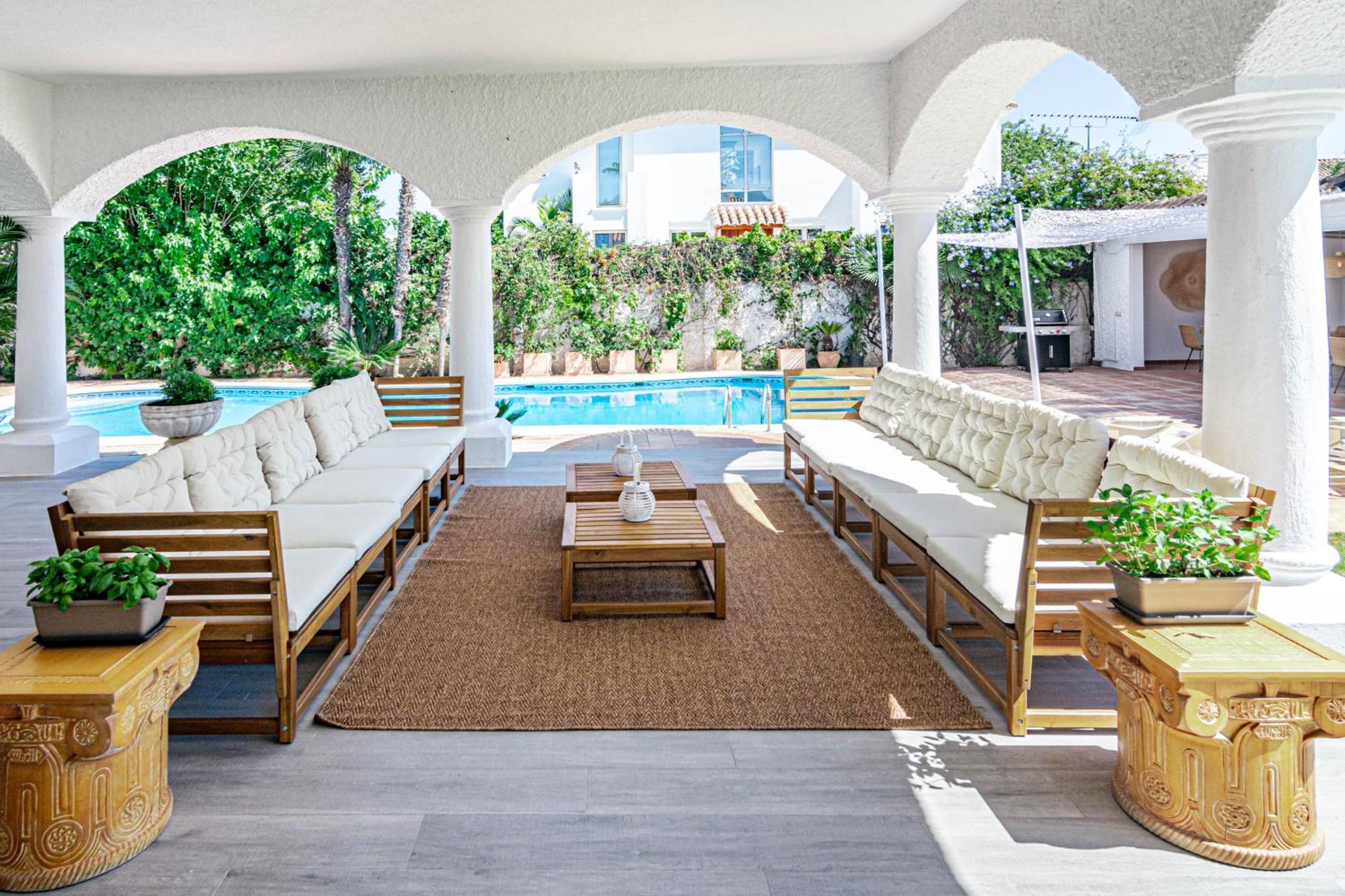 Seaside Paradise Villa with a Private Pool and Walking distance to the Beach