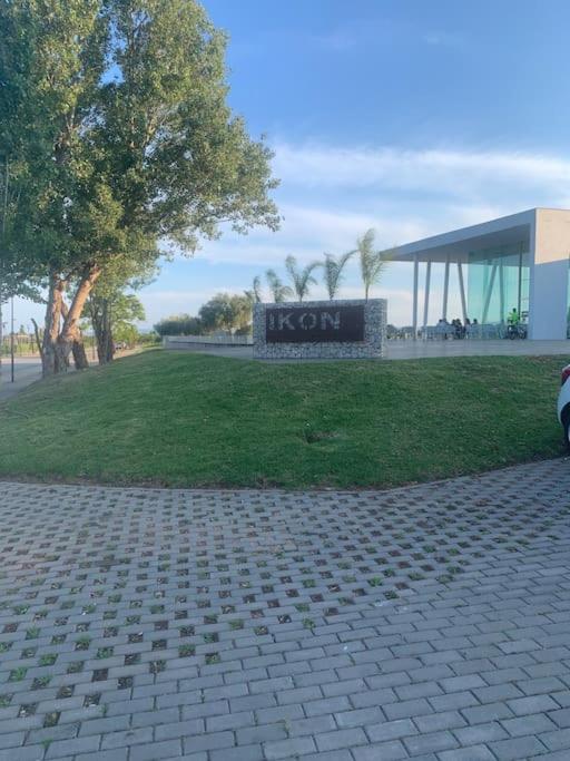 Apartamento familiar con gran piscina
