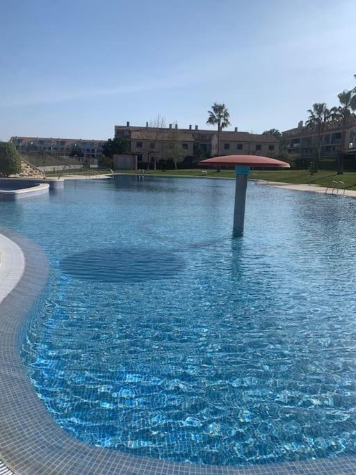 Apartamento familiar con gran piscina