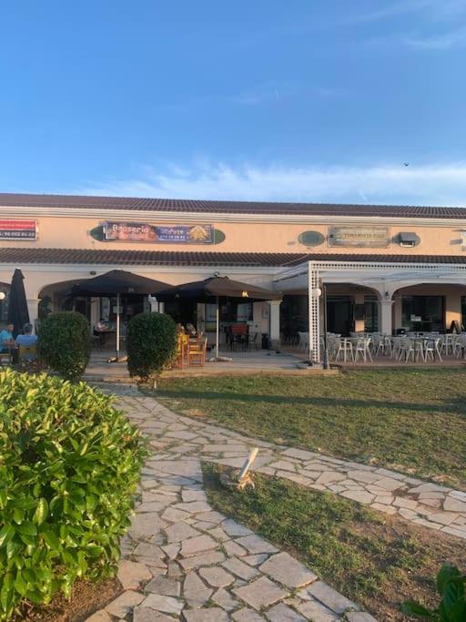 Apartamento familiar con gran piscina