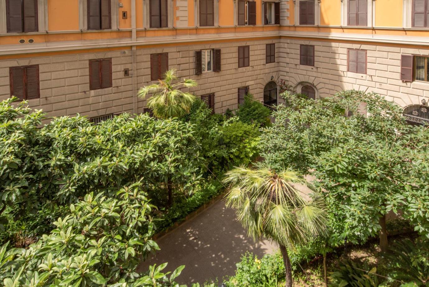 AD MAIORA SUITE