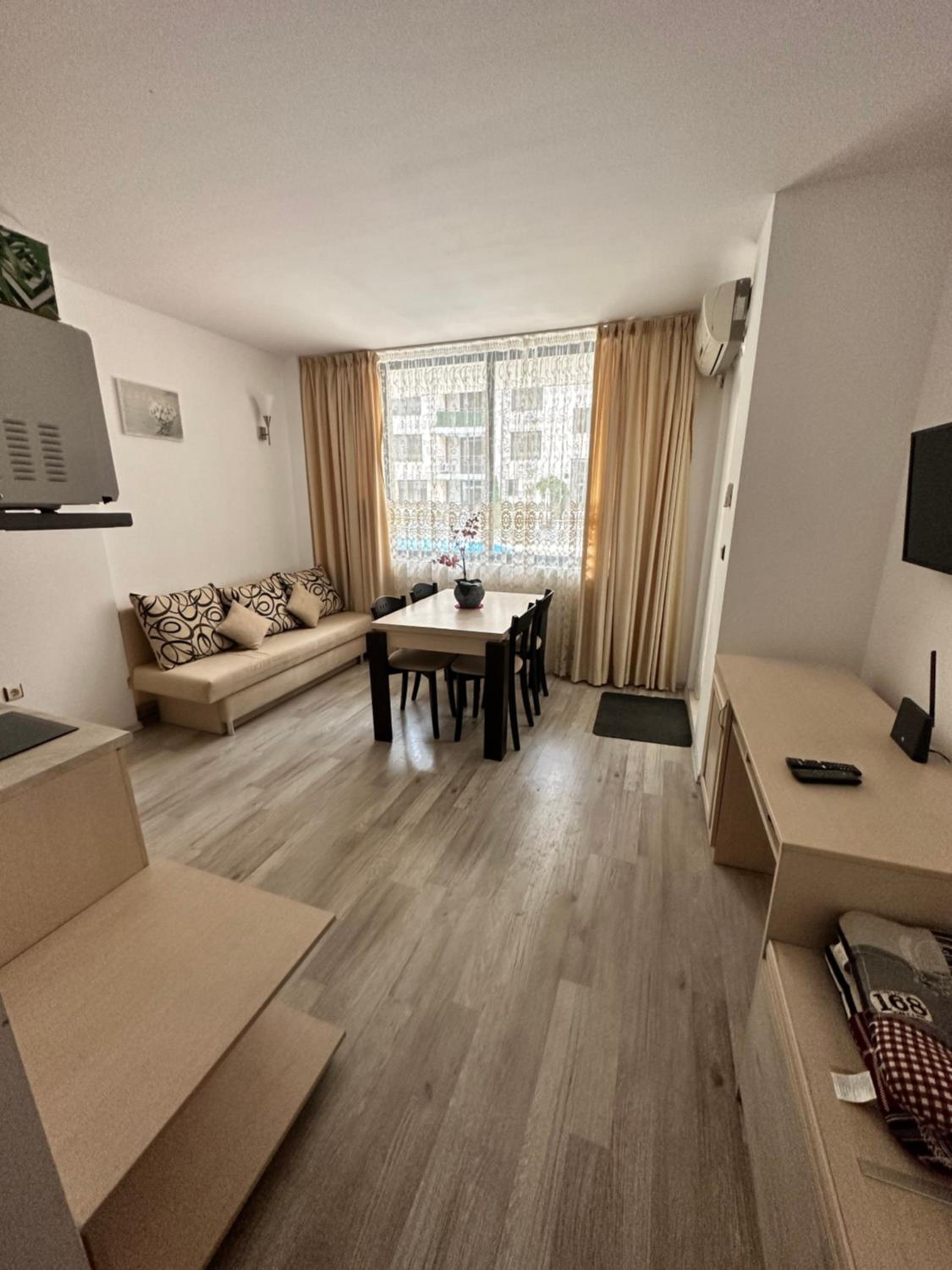 AVALON, Apartment C102
