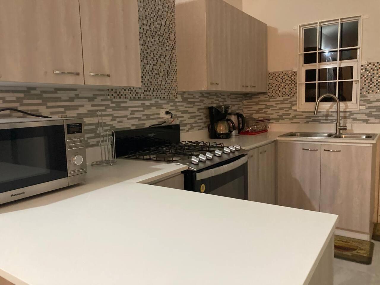 Sleeps 4 with Free Parking 15-min to Beach view 2