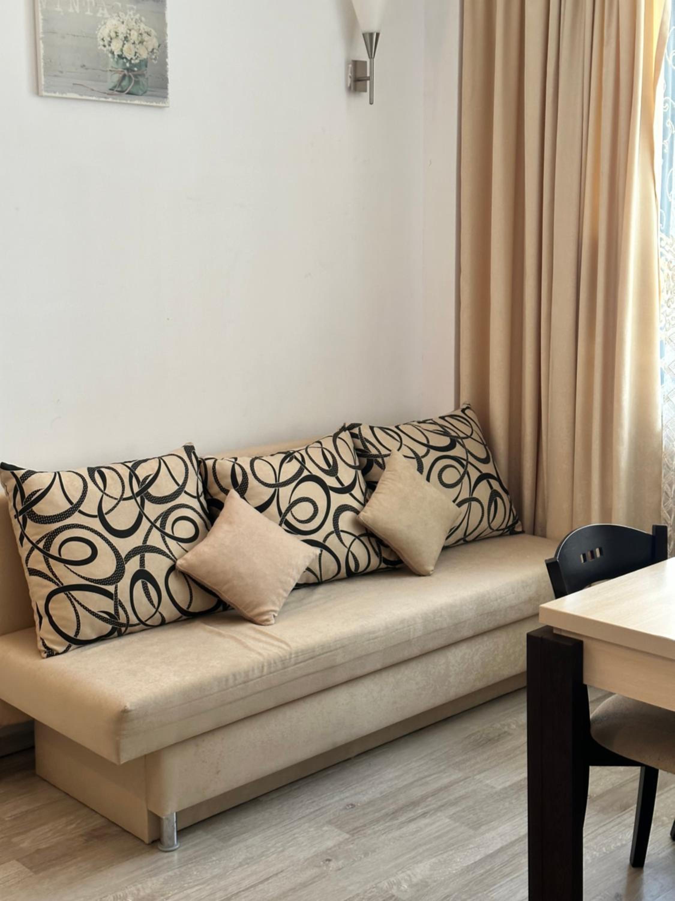 AVALON, Apartment C102