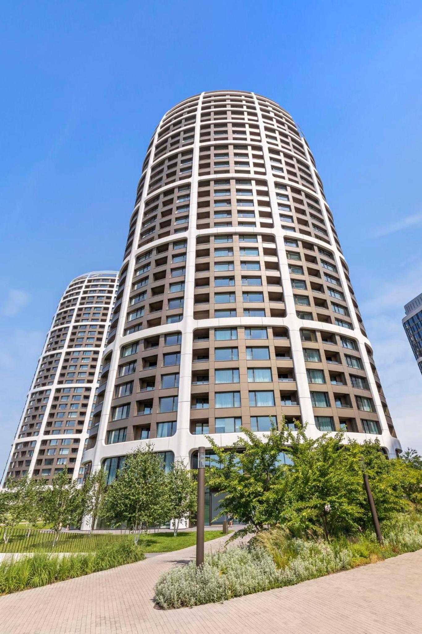 Skypark's Elite Apartment view 3