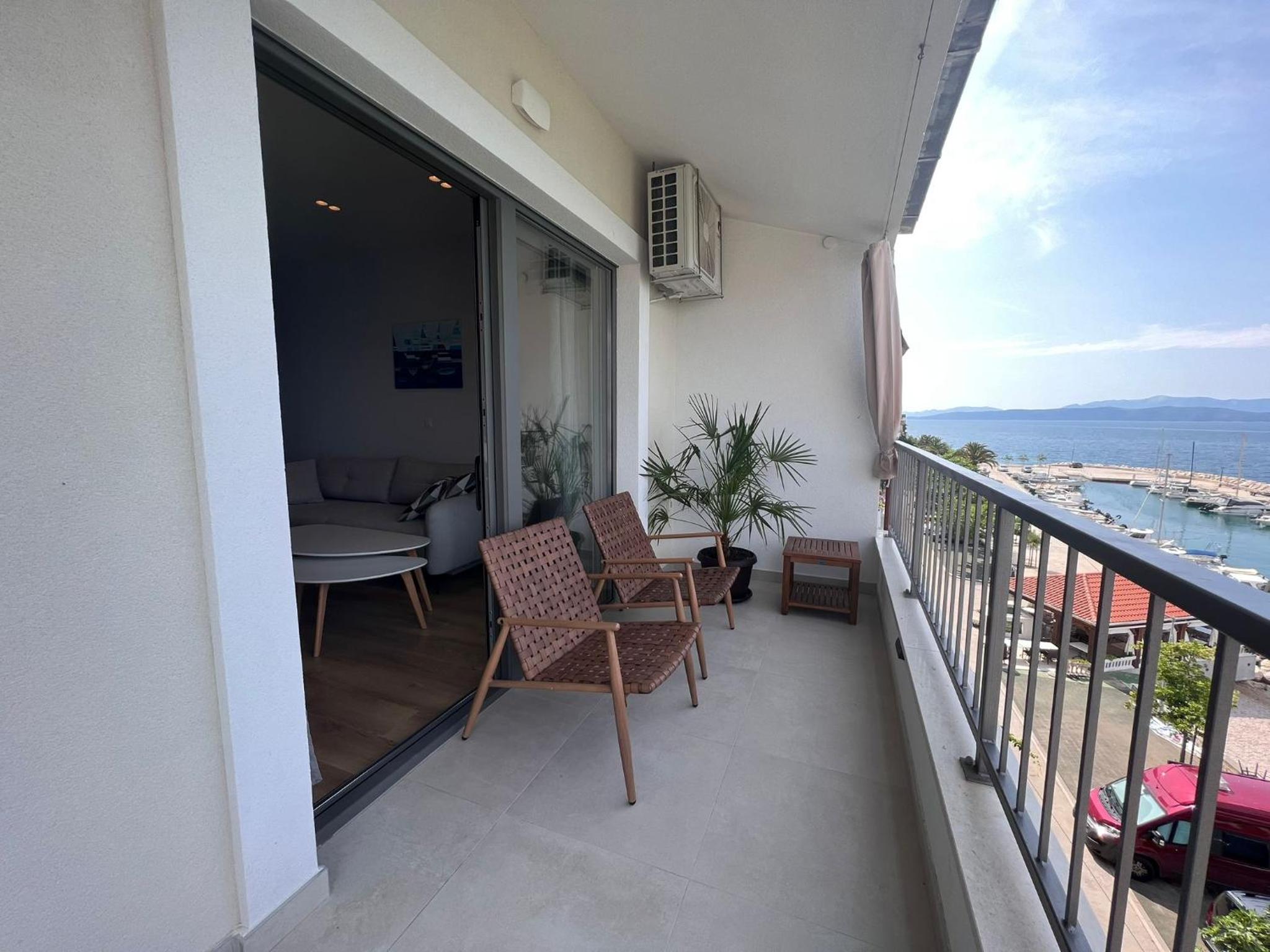 Beachfront Comfort Apartments SINAJKO view 3