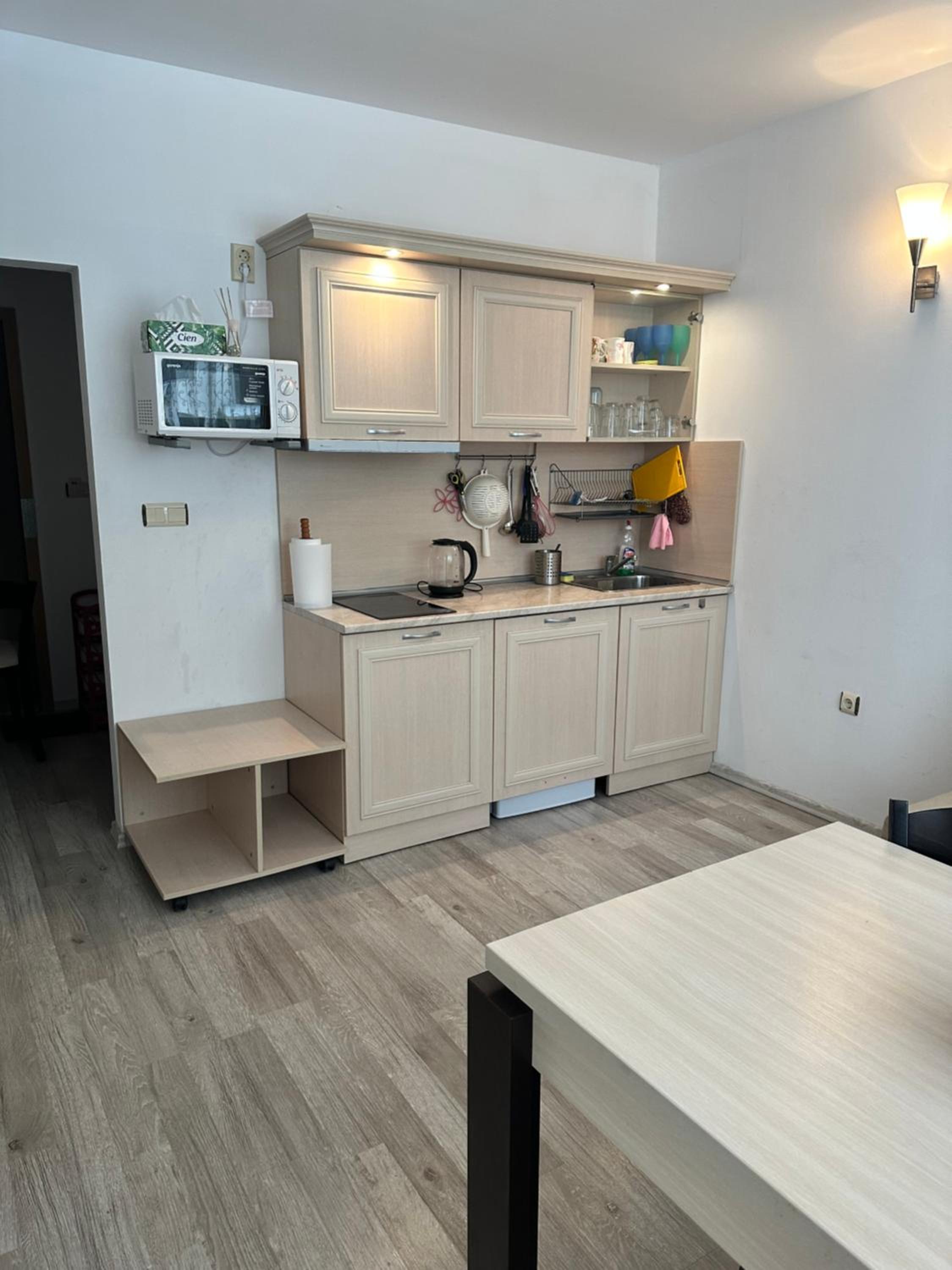 AVALON, Apartment C102