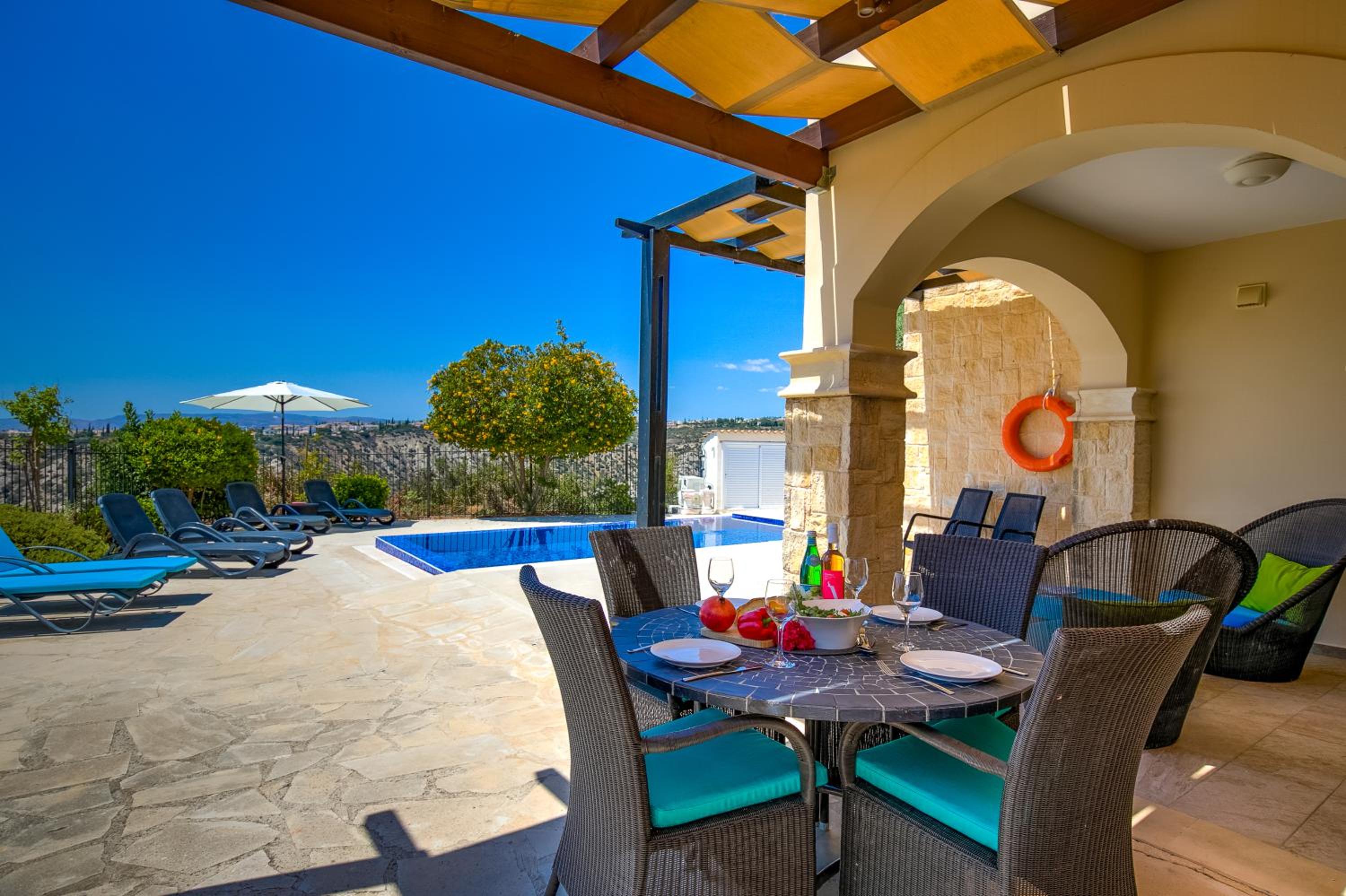 3 bedroom Villa Melandra with private pool and sea views, Aphrodite Hills Resort