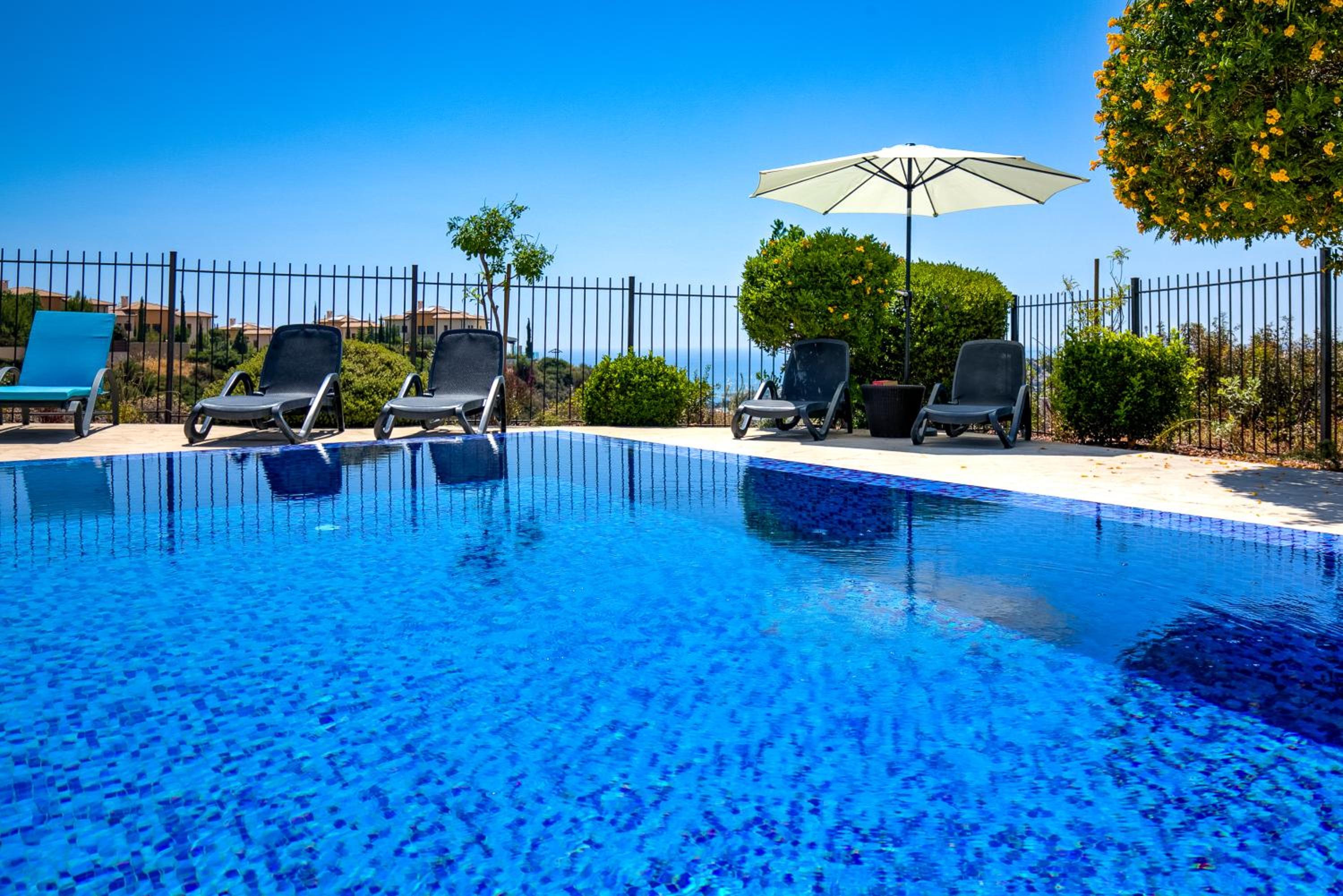 3 bedroom Villa Melandra with private pool and sea views, Aphrodite Hills Resort