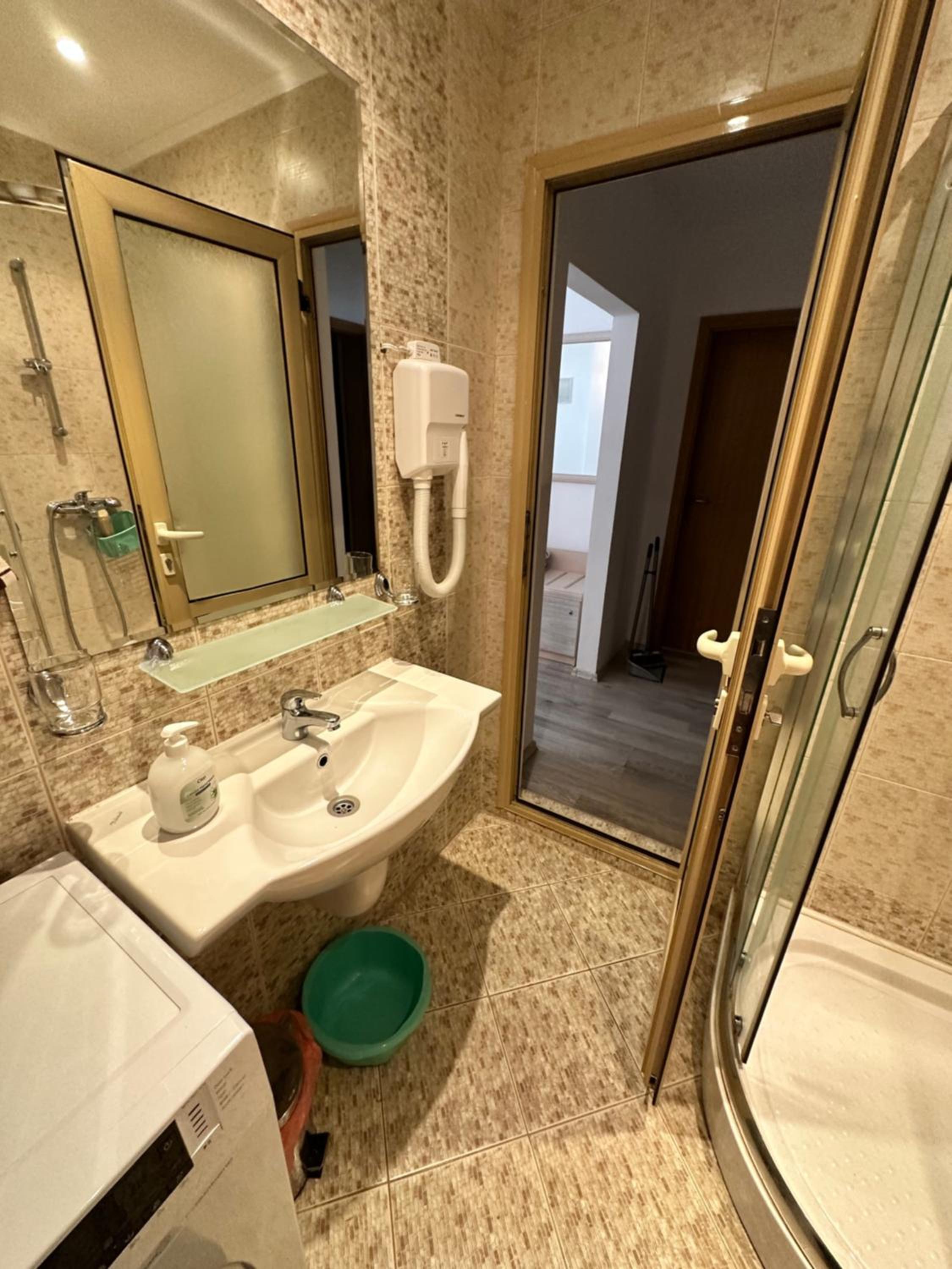 AVALON, Apartment C102