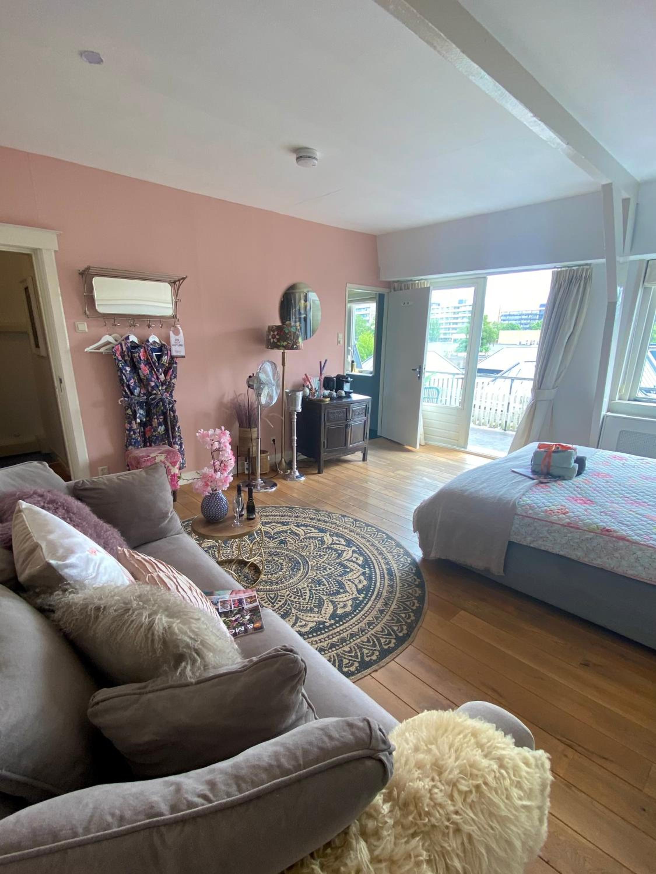 Bubbles & Bed, photo 58