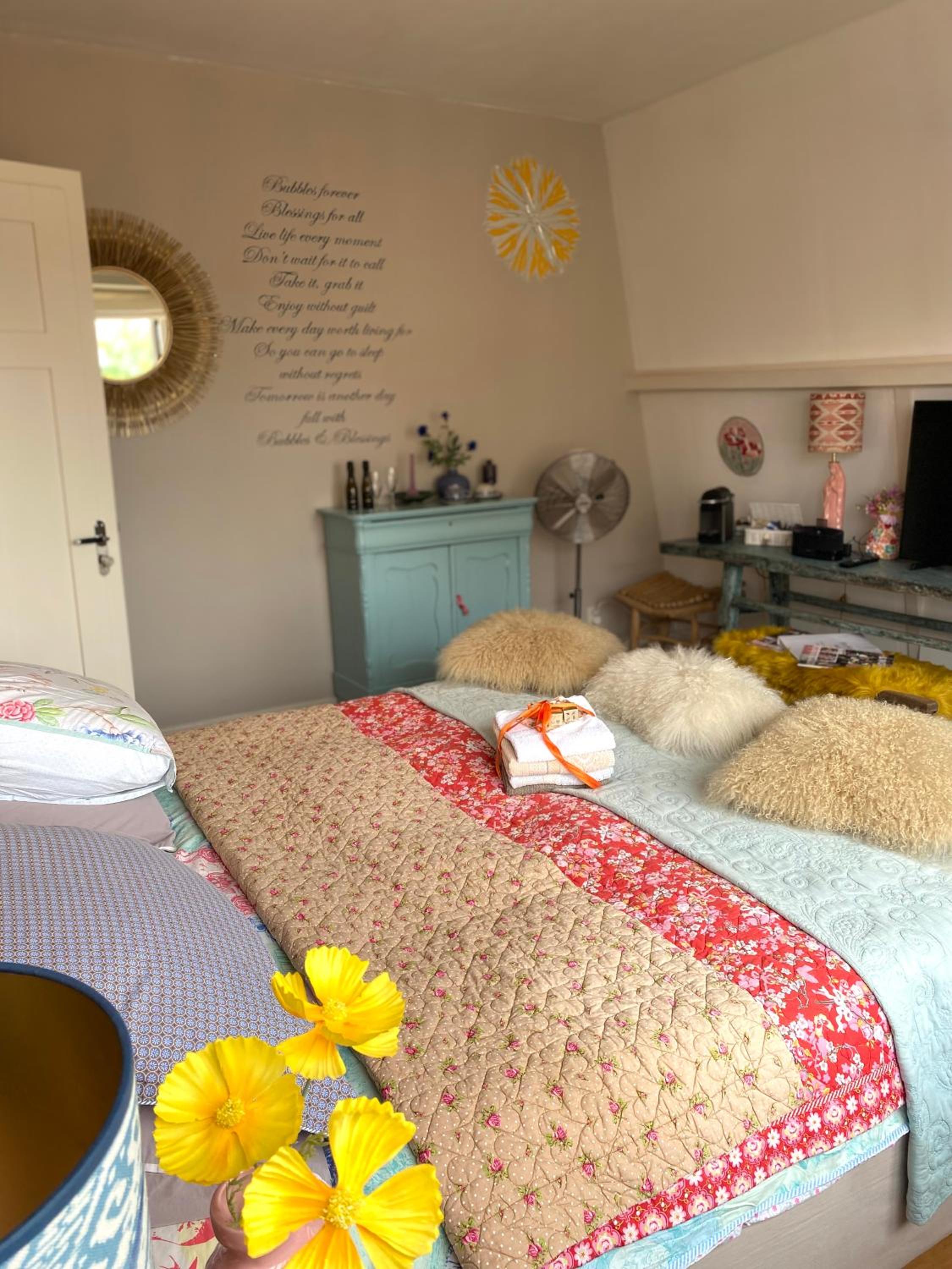 Bubbles & Bed - Image 5