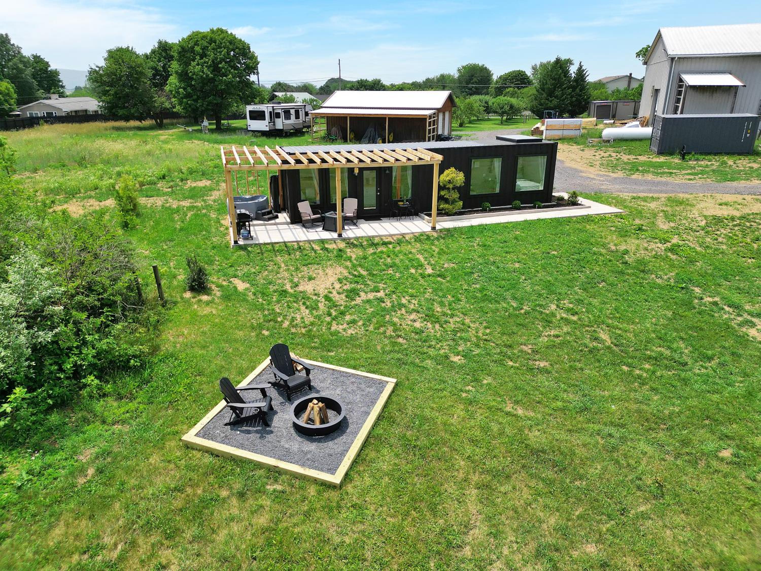 Charming Container Getaway Amidst Rural Serenity