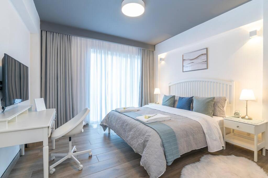 Purple Stays 2-Bed, Pearl Collection By YourHost view 2