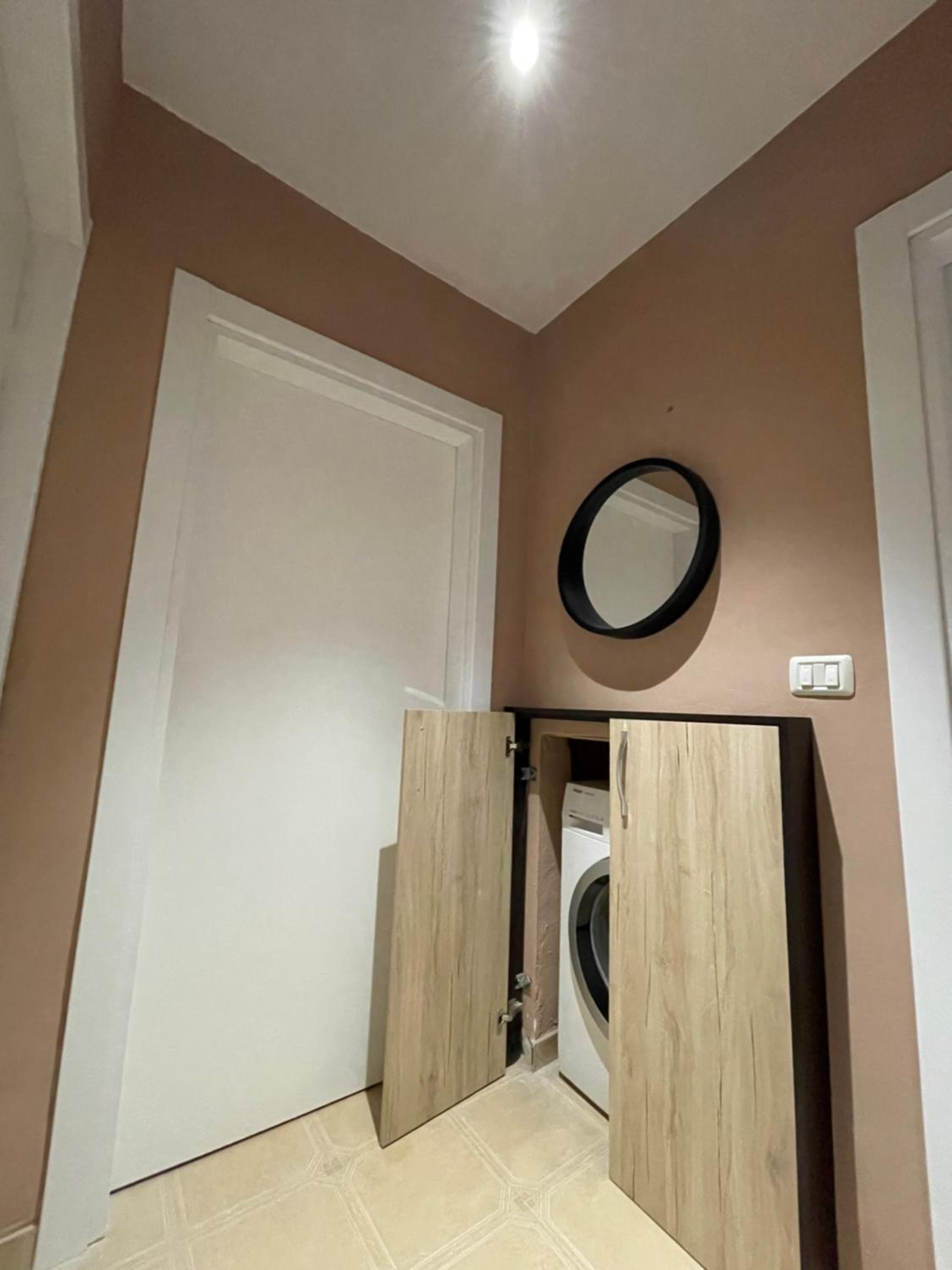 Leo’s apartment