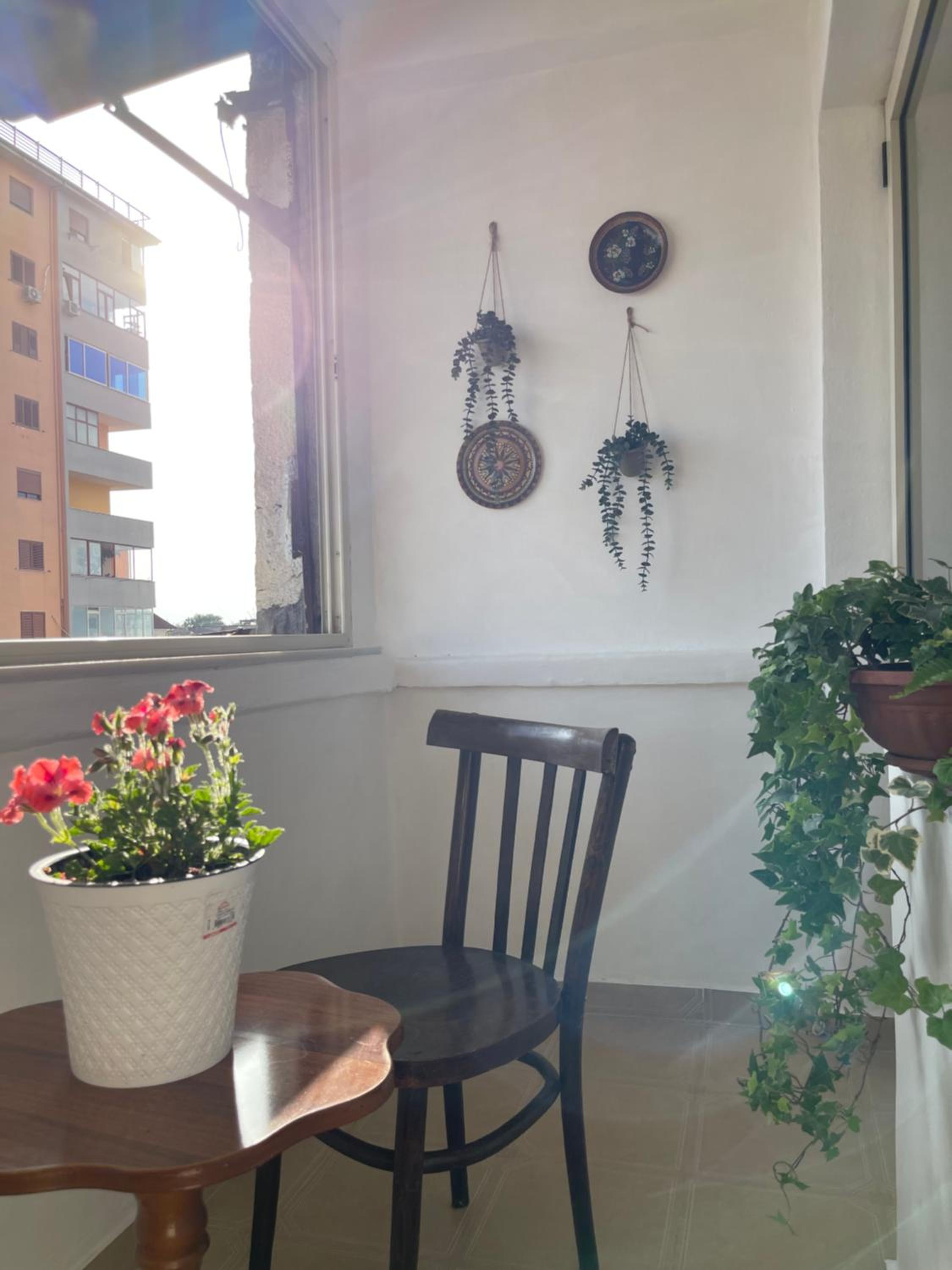 Leo’s apartment