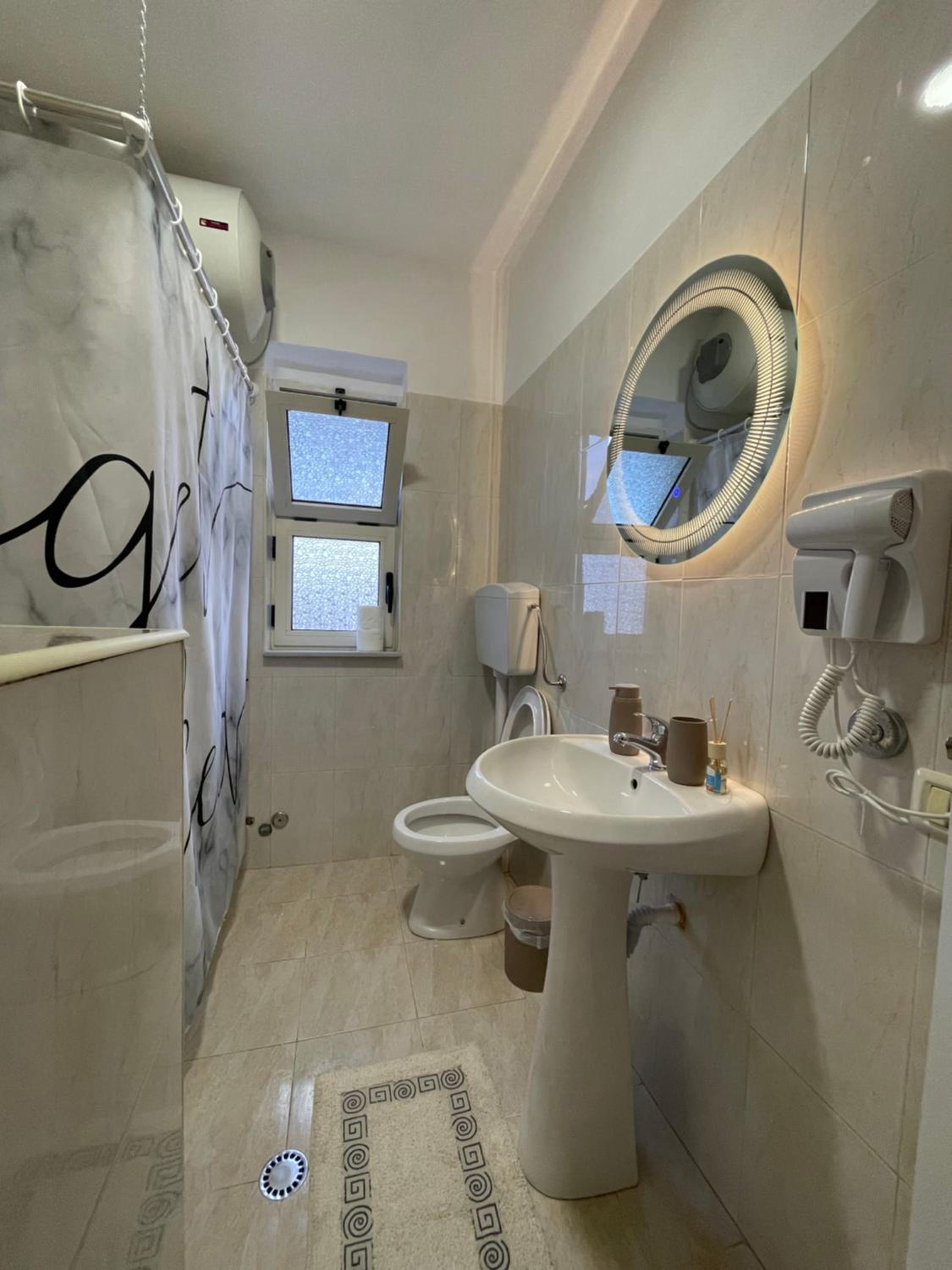 Leo’s apartment